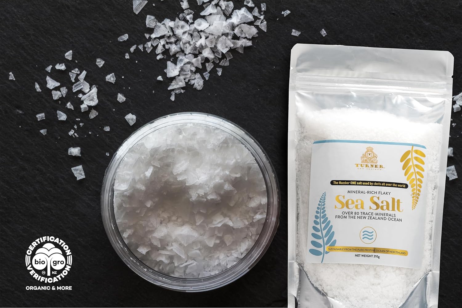 TURNER Sal marina escamosa rica en minerales, fabricada en Nueva Zelanda, copos Kosher, 37.04oz, gourmet de alta calidad, sin procesar, 84 minerales