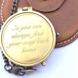 NEOVIVID Brújula de campamento grabada con “So You Can Always Find Your Way Back Home”, brújula de regalo para Navidad, regalo de boda NEOVIVID Brújula de campamento grabada con “So You Can Always Find Your Way Back Home”, brújula de regalo para Navidad, regalo de boda