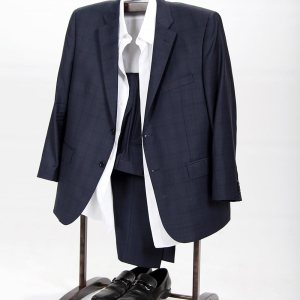 Soporte de valet de ropa de madera dura de lujo (caoba roja) Soporte de valet de ropa de madera dura de lujo (caoba roja)