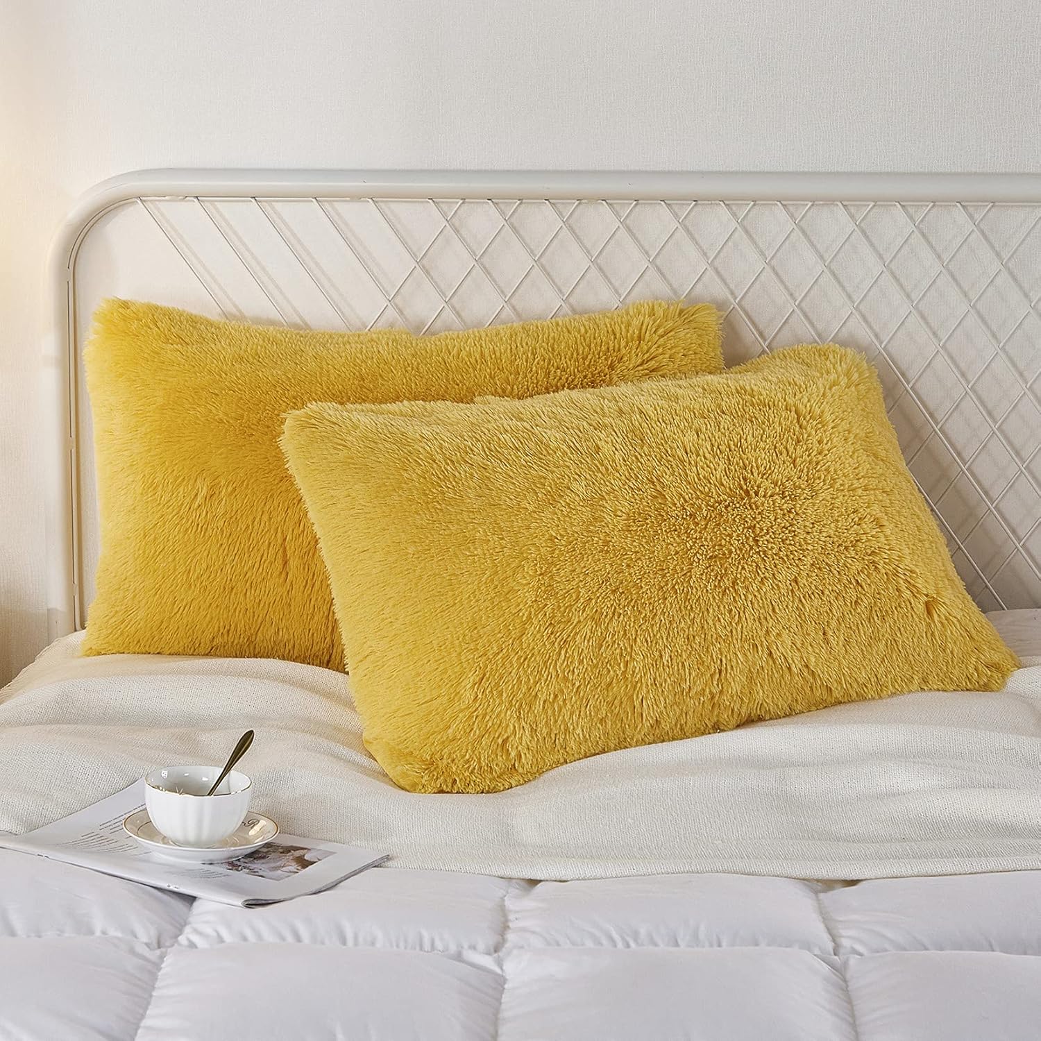 Uhamho Juego de 2 fundas de almohada de piel sintética de terciopelo suave, fundas de almohada decorativas con cierre de cremallera (amarillo limón,