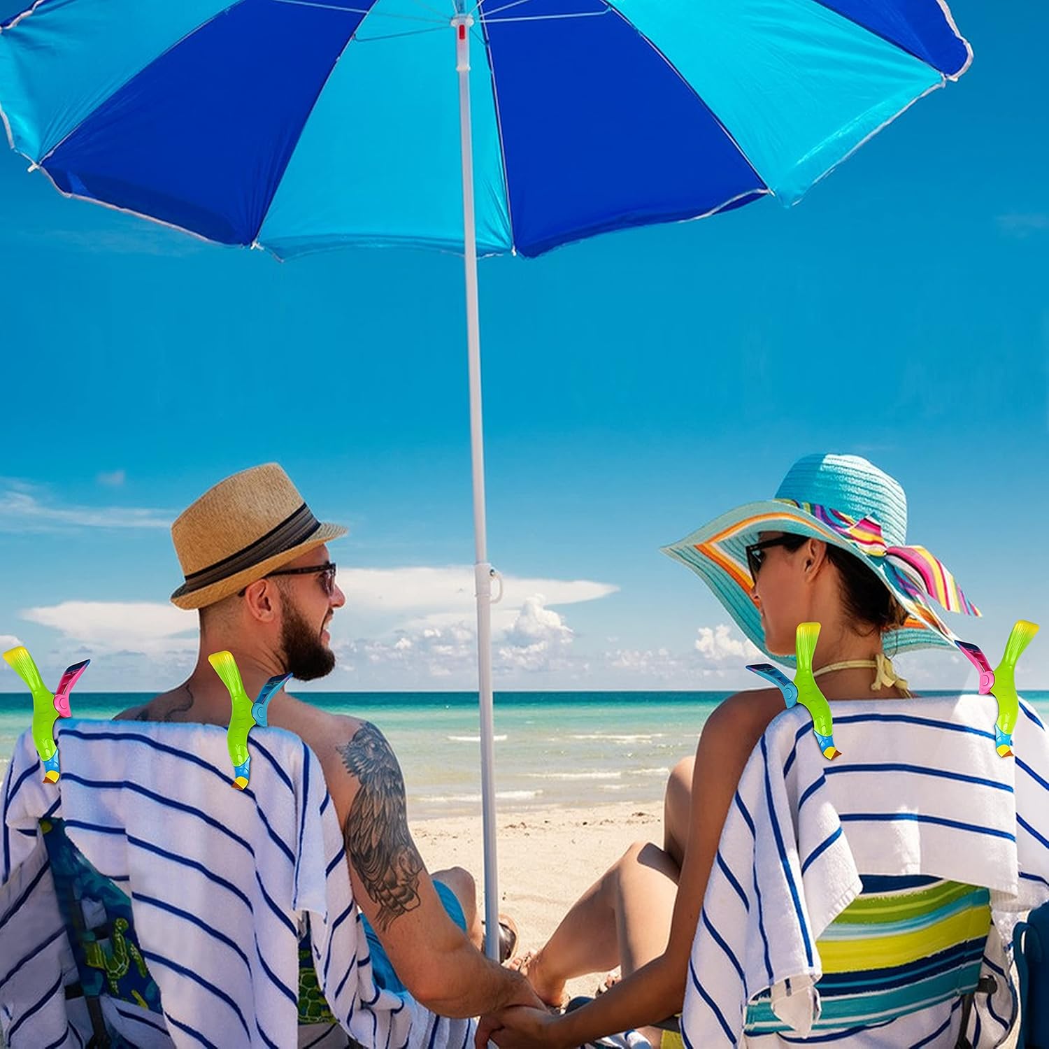 Kaluofan 4 clips de toalla para sillas, clips fuertes para toallas, accesorios de playa con forma de loro vívido (azul + rosa)
