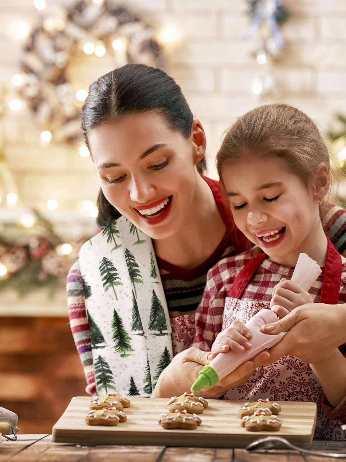 Bencailor 4 toallas de cocina de Navidad a cuadros de búfalo, paños de cocina de invierno, copos de nieve, camiones, toallas de mano, paños de