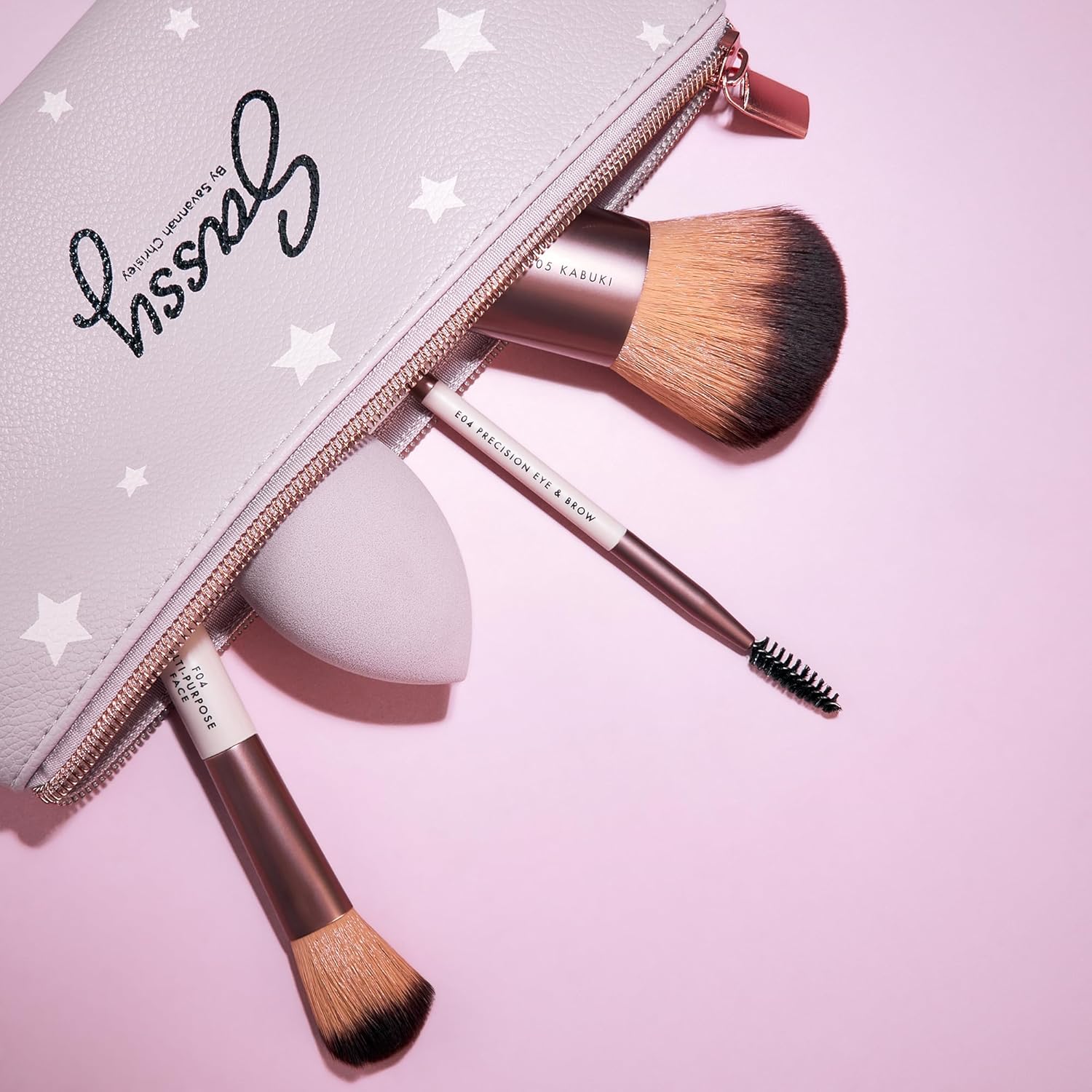 Sassy by Savannah Chrisley Sassy – Kit de herramientas de belleza para mujeres, belleza todo en uno para ojos y cara, kit de brochas ideal para