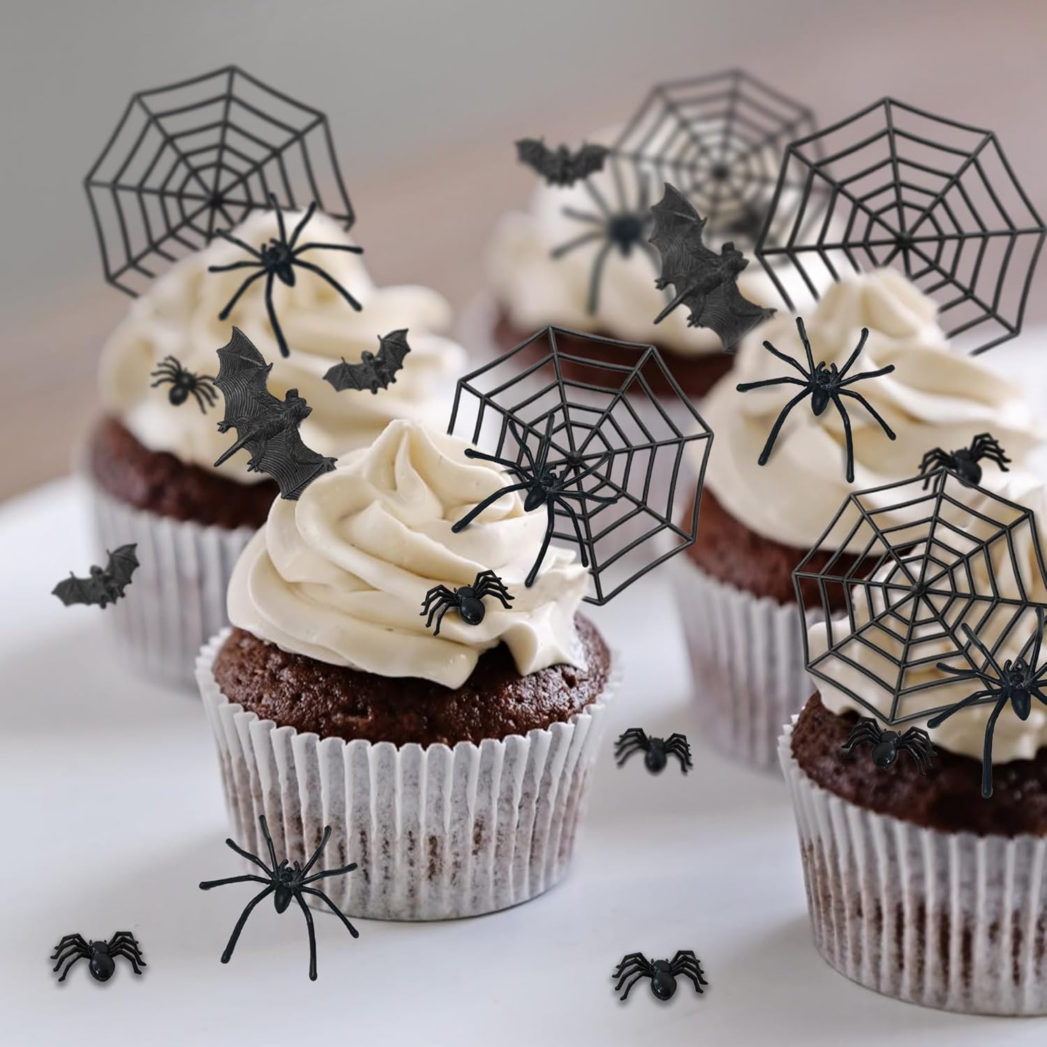 DRWATE Murciélagos de plástico para Halloween, arañas, cabeza de cráneo, 150 unidades, mini murciélagos, arañas, cabezas de cráneo, telarañas para