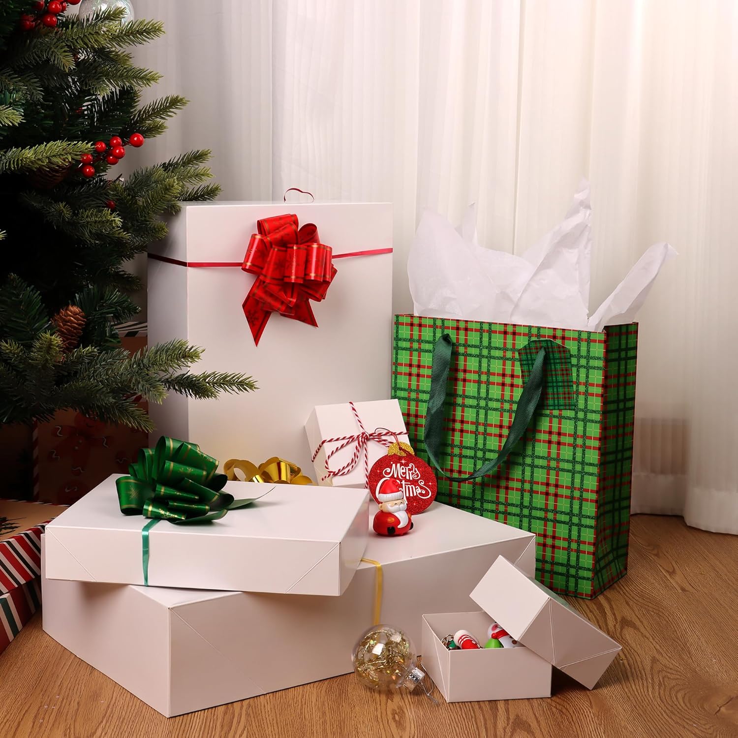 Giiffu Paquete de 18 cajas de regalo blancas a granel para regalos, cajas de regalo de papel con tapas, 4 tamaños con 18 etiquetas de Navidad, para