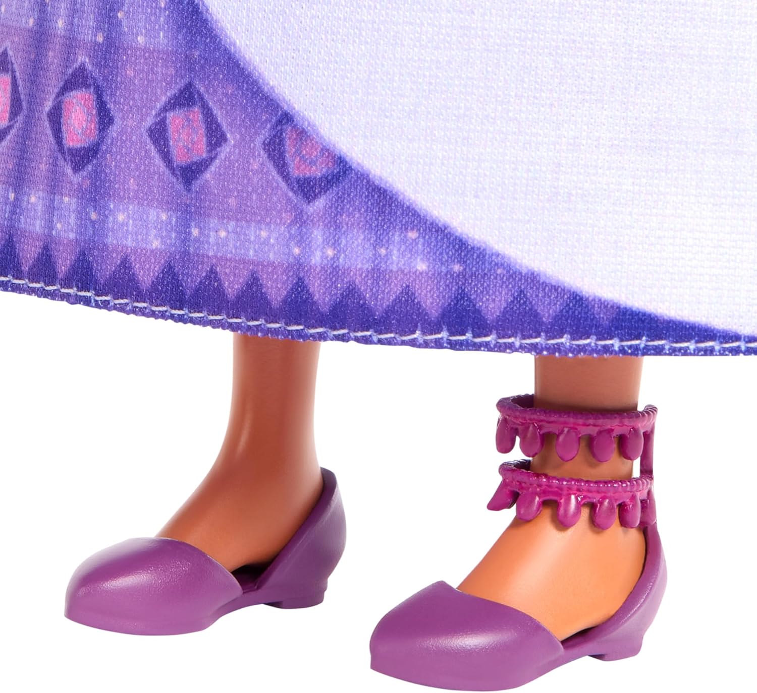 Mattel Disney Wish Asha of Rosas – Muñeca de moda posable con cabello natural, incluye ropa, zapatos y accesorios extraíbles