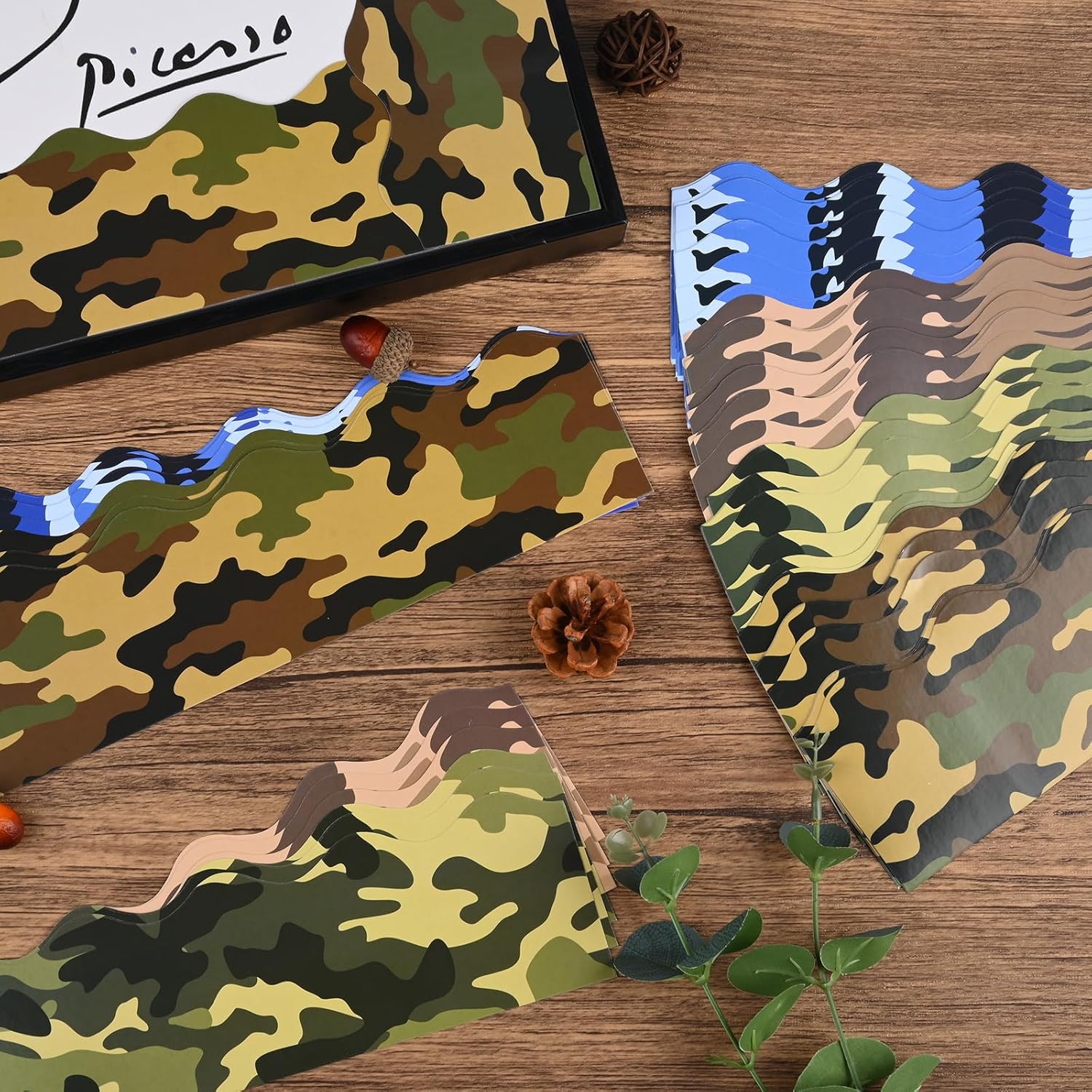 Bordes de tablero de anuncios de camuflaje de 82 pies, 4 diseños, 72 unidades, color verde, marrón, azul y negro, calcomanías de borde de camuflaje
