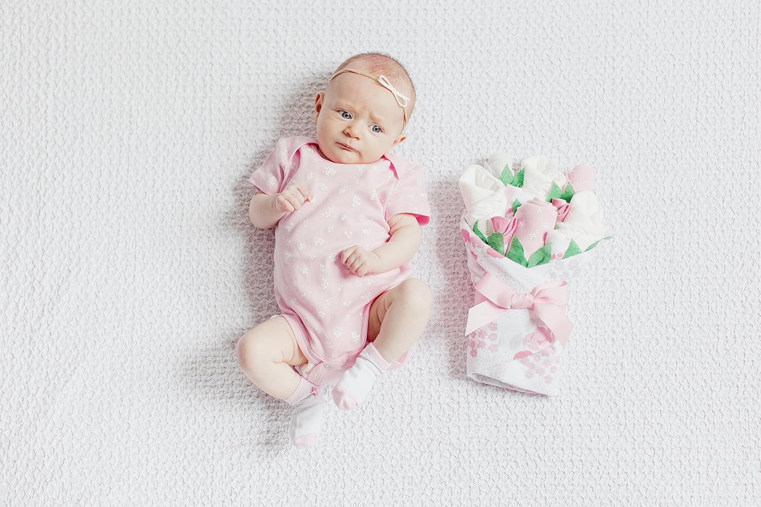 Juego de regalo para niña, juego de 8 piezas hechas a mano con ramos de Baby Blossom para niña, cesta de regalo para niña recién nacida, regalo de