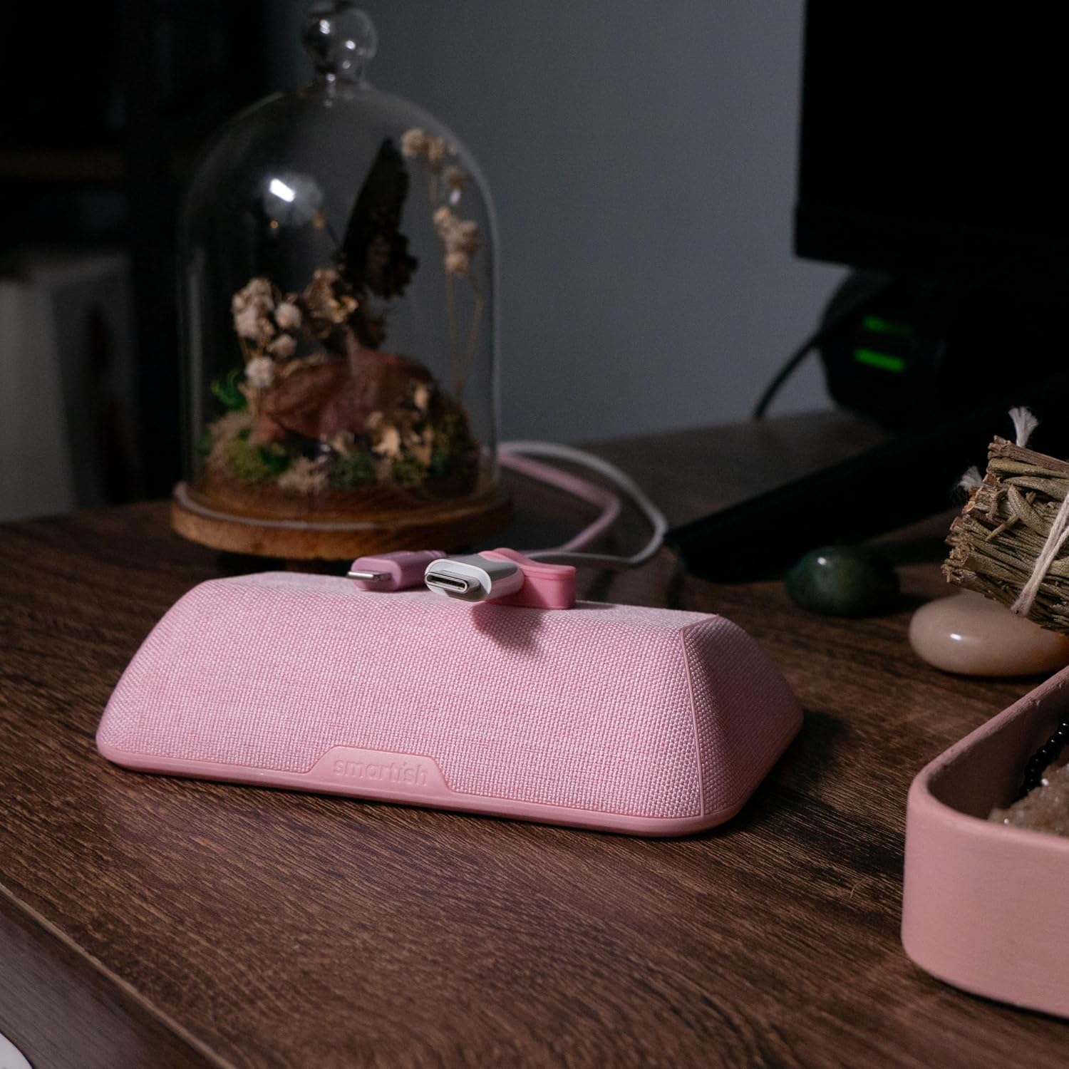 Smartish Soporte magnético para cables, organizador de cables más grande con clips magnéticos para gestión de cargadores en escritorio, mesita de