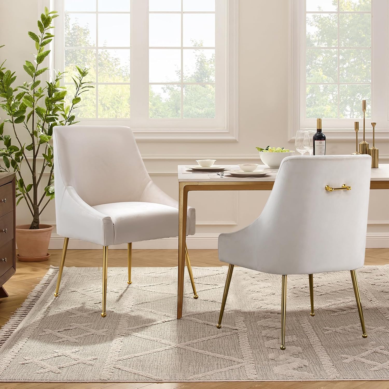 Juego de 2 sillas de comedor de terciopelo, colección de muebles tapizadas modernas y contemporáneas con patas de metal dorado pulido (beige)