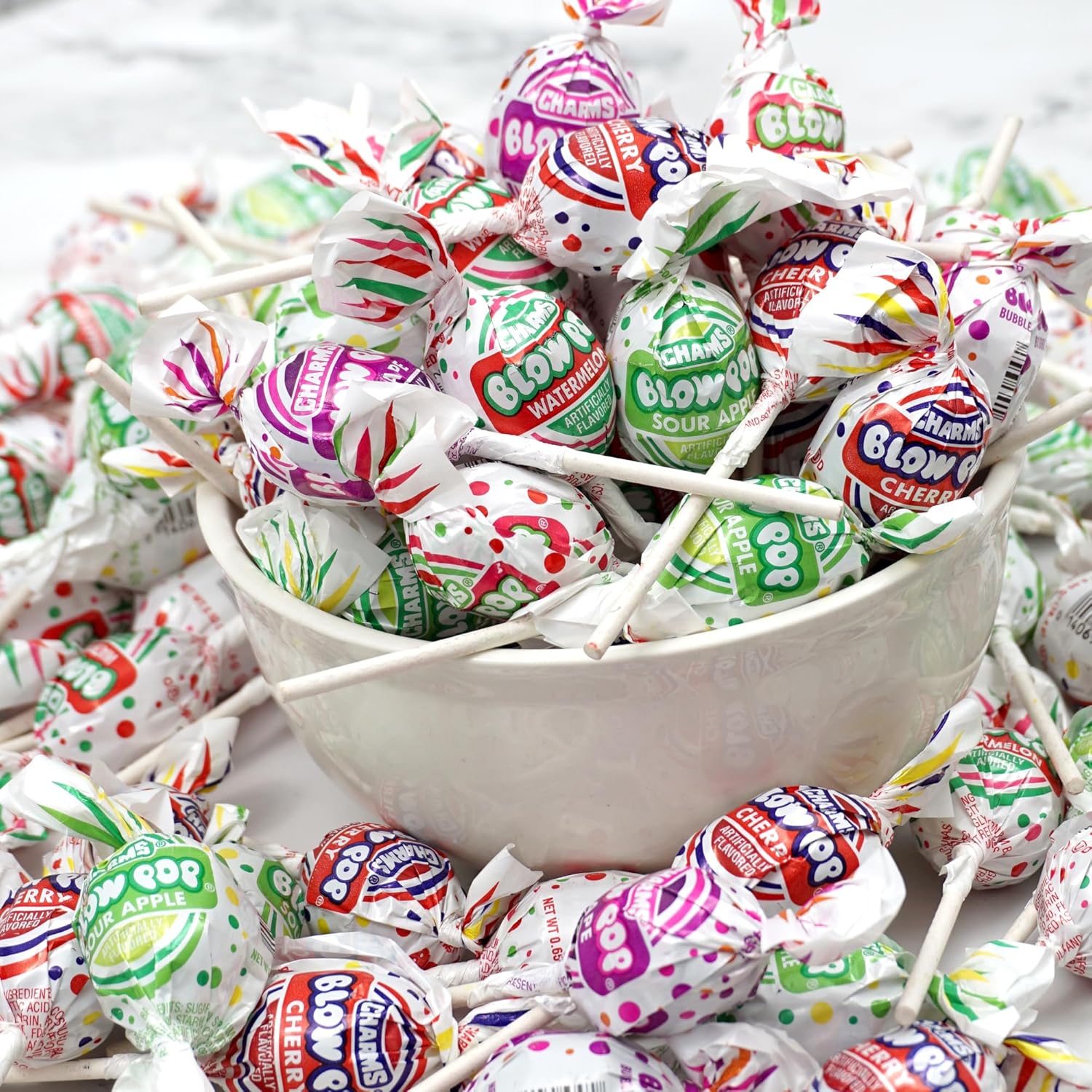 Charms Blow Pops, bolsa a granel de 5 libras (aproximadamente 115), paletas rellenas de goma de mascar con sabor a fruta surtida, caramelos duros a