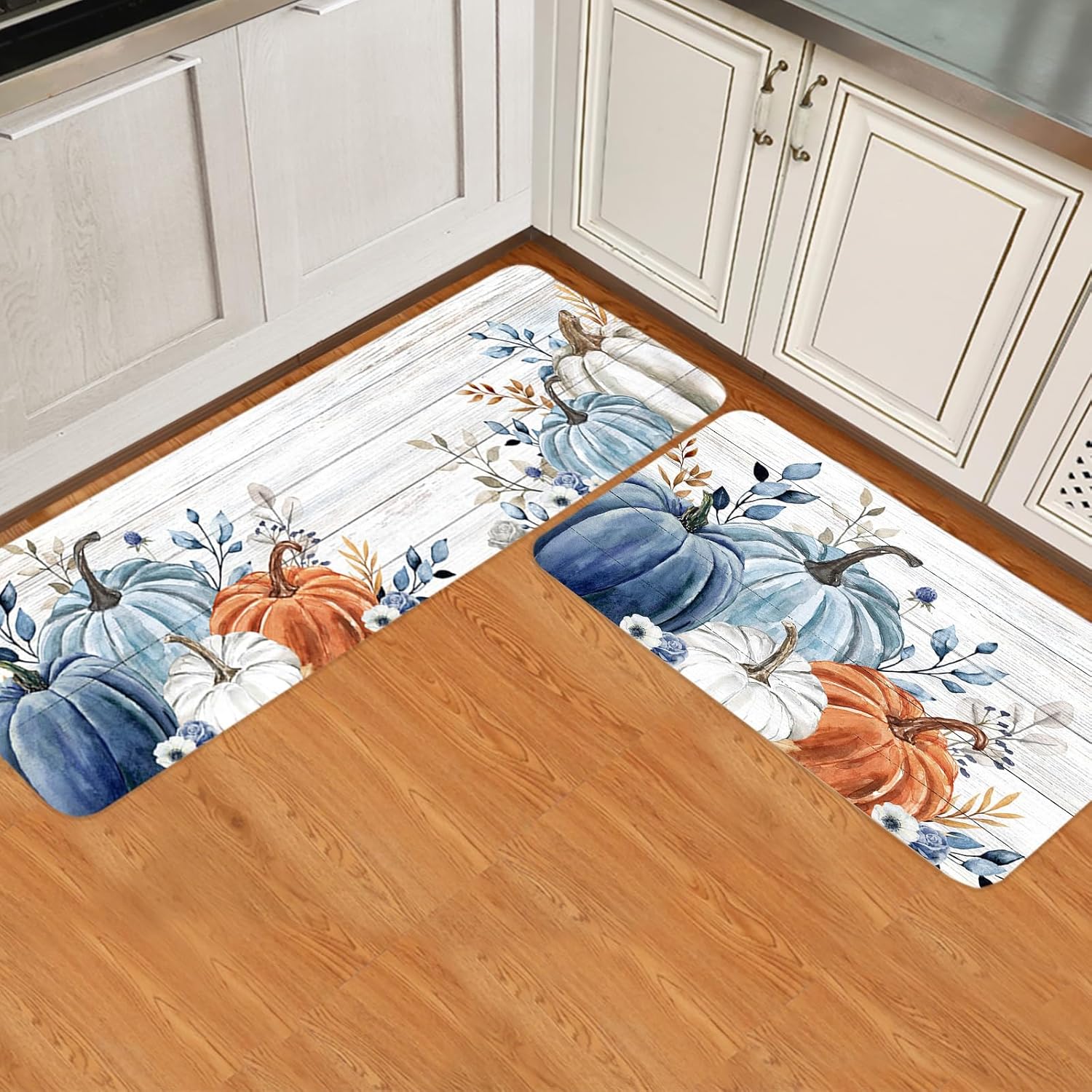 Juego de 2 tapetes de cocina con diseño de calabaza otoñal, color azul, blanco y naranja, calabazas degradadas, grano de madera rústica,