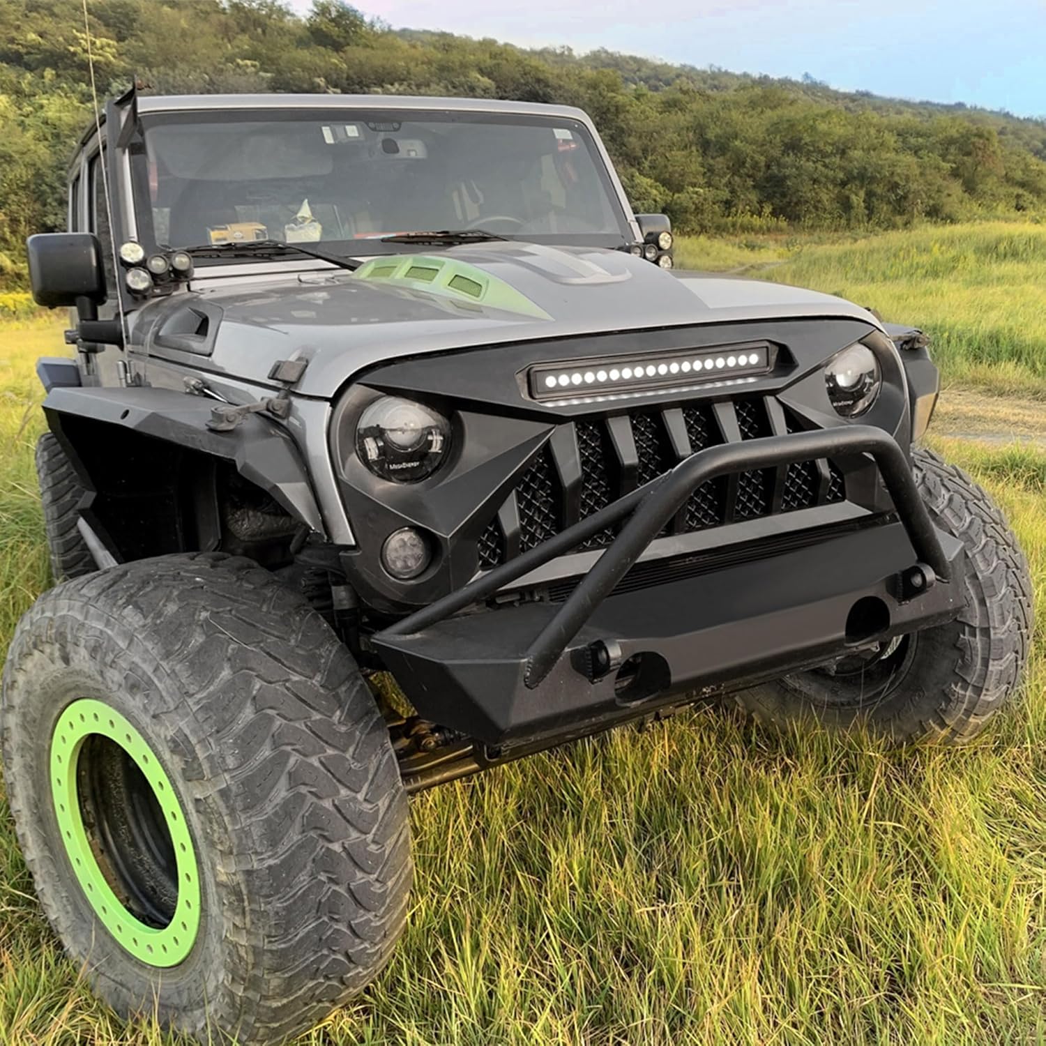 Cubierta de rejilla delantera con luces todoterreno compatible con Jeep Wrangler 2007 a 2018, JKJKU, Rubicon y Sahara Sport, negro mate