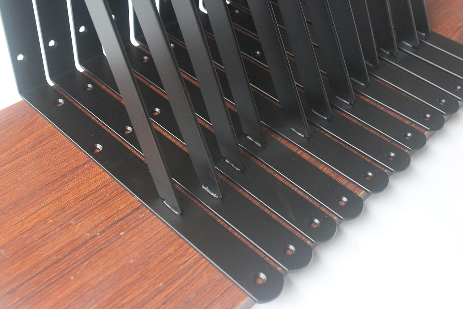 Paquete de 16 soportes de estante resistentes negros de 22 pulgadas de largo x 12 pulgadas de alto con tornillos, soportes de estante de metal,