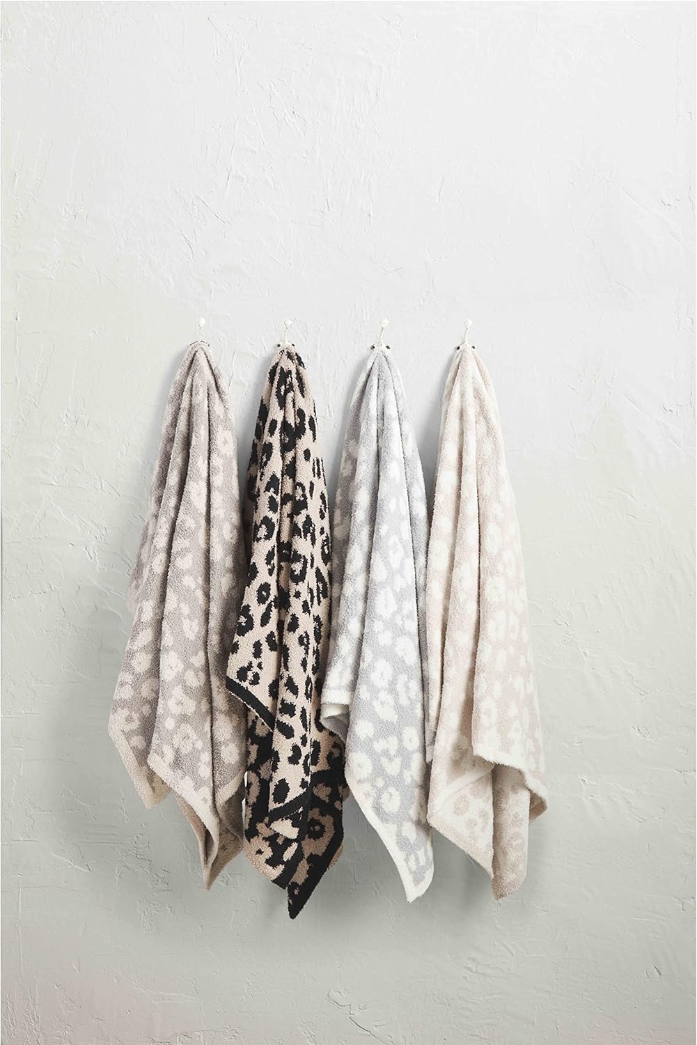 Mud Pie Manta de leopardo para mujer, 16.8 x 16.8 pulgadas