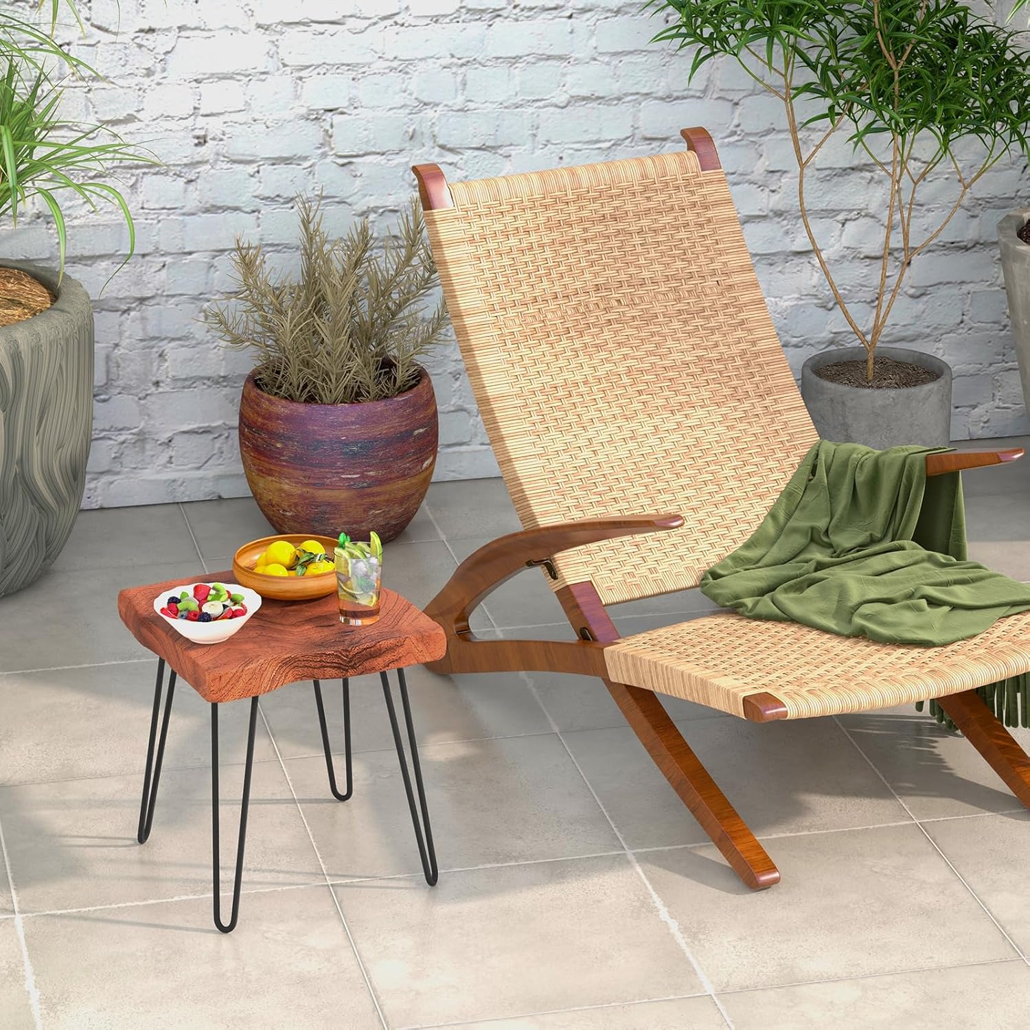 Giantex Mesa auxiliar de madera de teca, mesa auxiliar sólida con borde vivo para exteriores con grano natural y patas de metal resistente, soporte