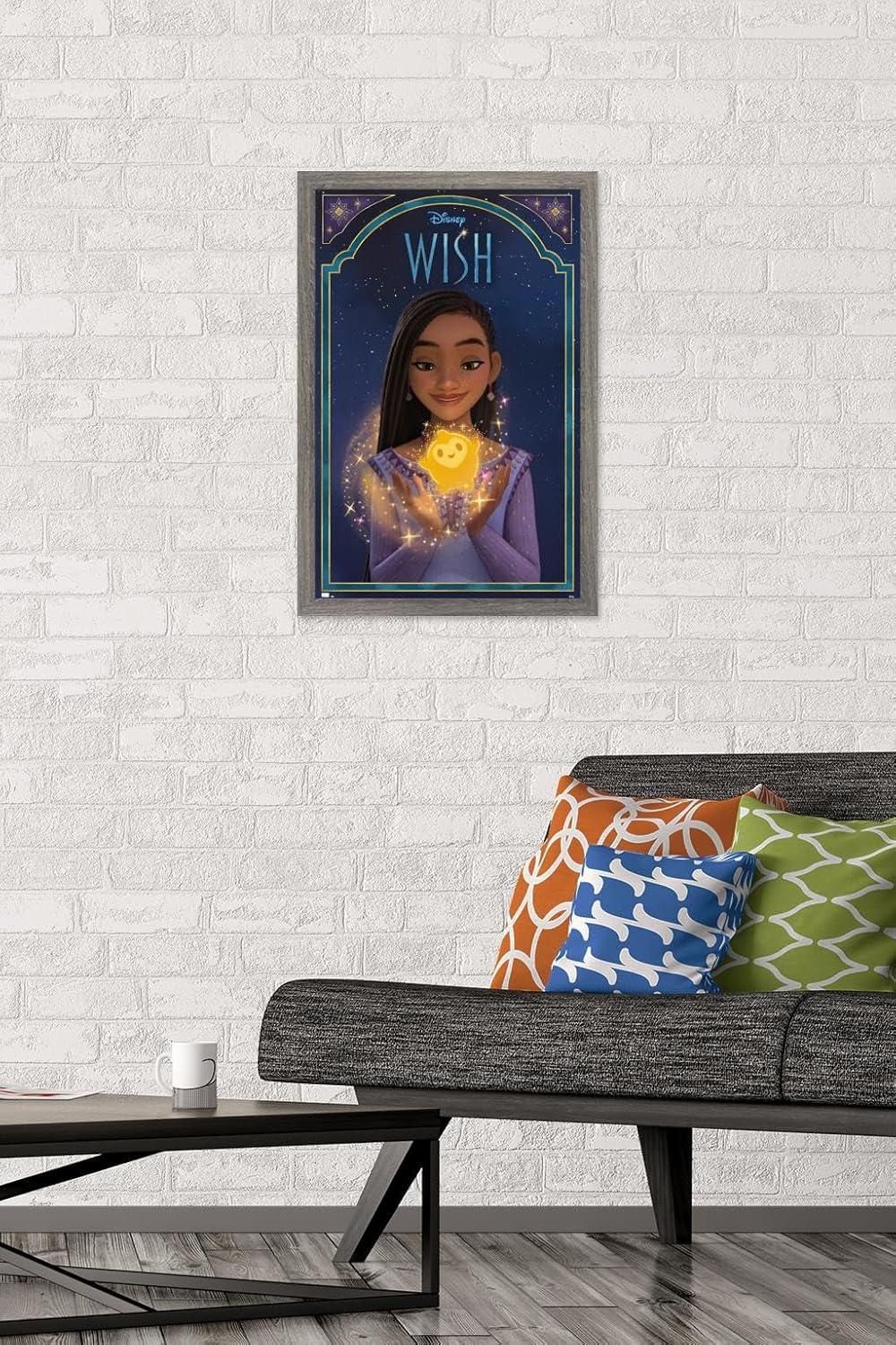 Trends International Disney Wish – Póster de pared Asha & Star, 14.72 x 22.37 pulgadas, versión enmarcada de madera de granero