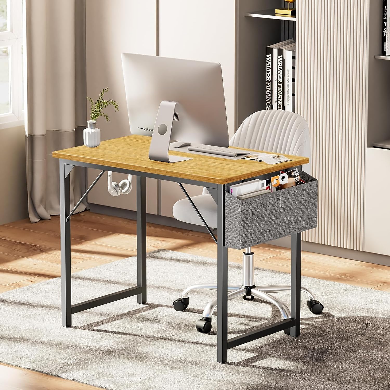 Sweetcrispy Escritorio – Mesa pequeña de madera de 32 pulgadas con bolsa de almacenamiento y gancho de hierro para el hogar, dormitorio, naturaleza