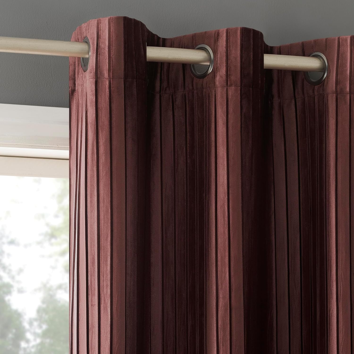Sun Zero Scarlett – Juego de 2 paneles de cortinas opacas plisadas de terciopelo que reducen el ruido, 40 x 96 pulgadas, color rojo vino