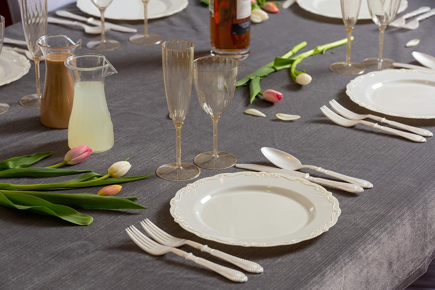 Posh Setting Copas de vino de plástico dorado con purpurina de 7 onzas, vasos desechables de plástico duro, tazas con tallo para tostar, bodas,