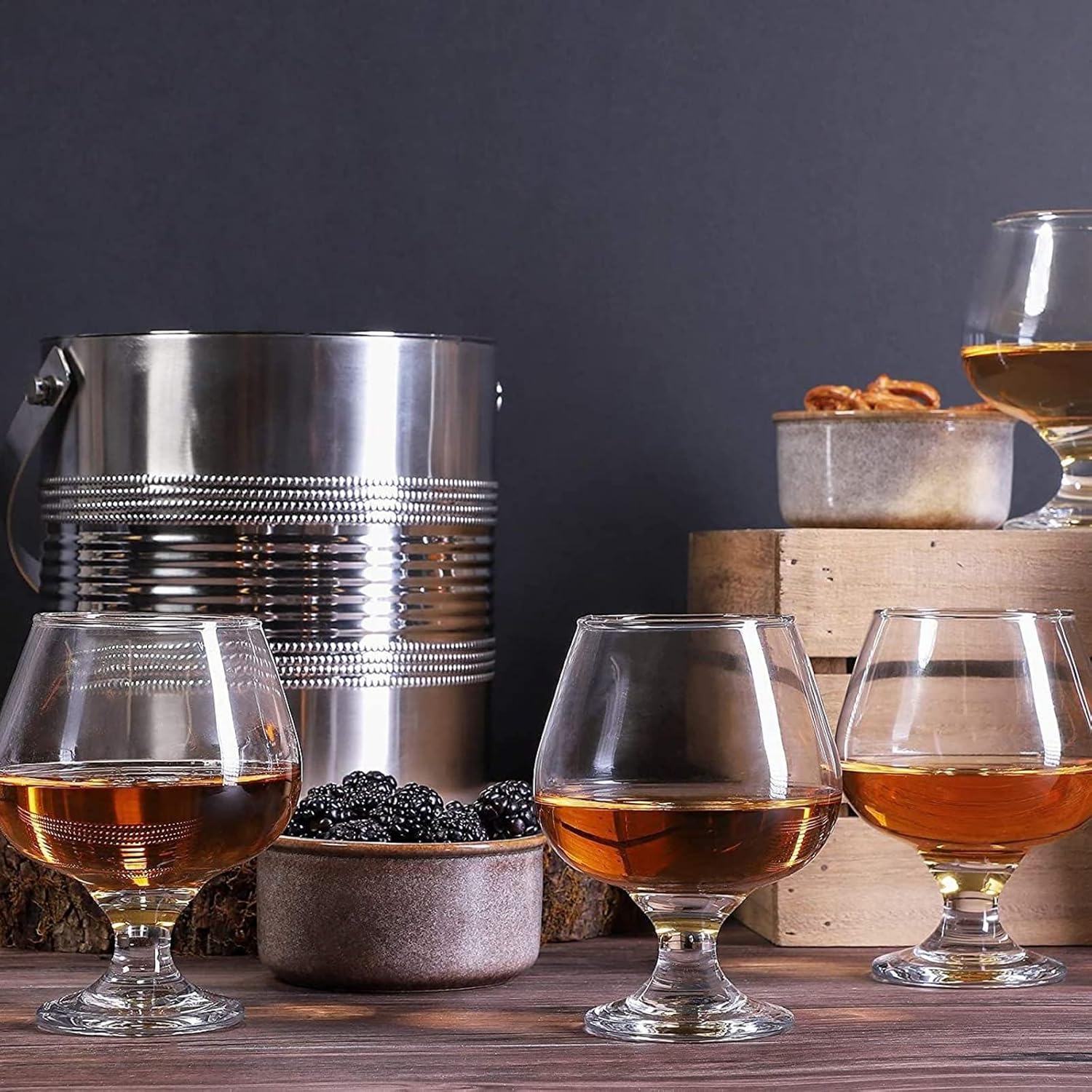 Juvale Juego de 4 copas de brandy para whisky, copas de vino de tallo corto para bourbon, coñac, brandy (13 onzas)