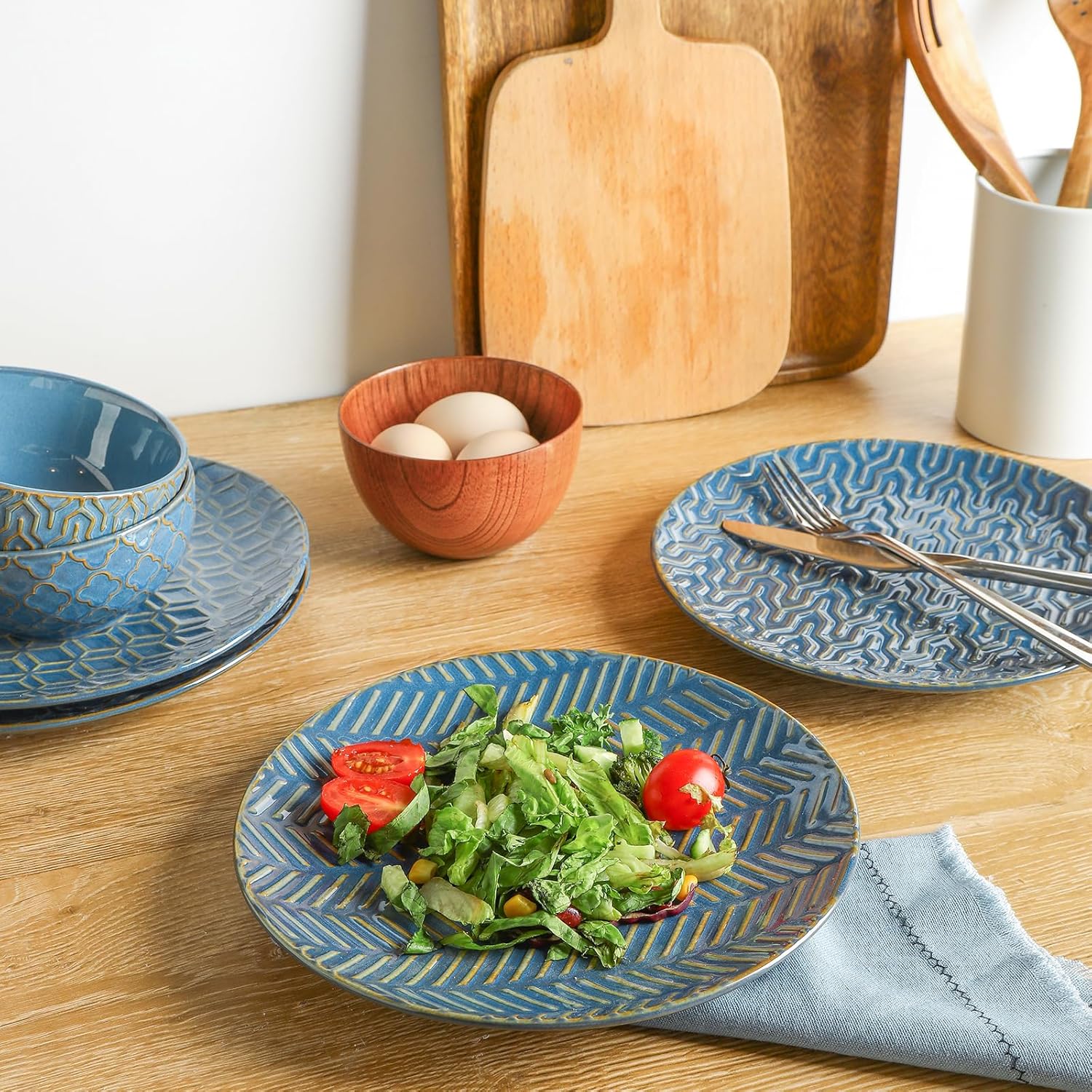 Sureasy – Platos de ensalada, platos pequeños de postre de 8.5 pulgadas, platos de cerámica en relieve para aperitivos, aperitivos, platos de