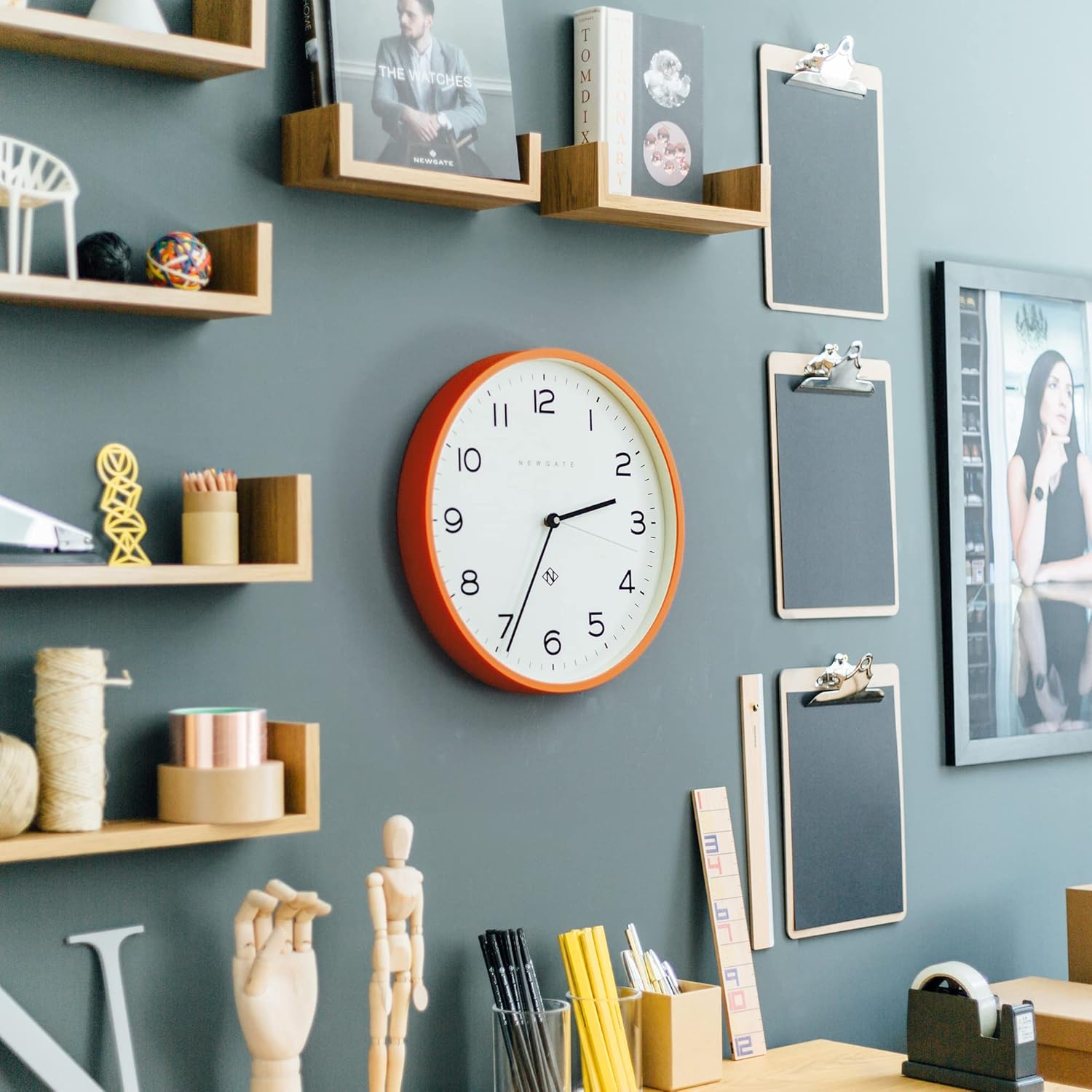 NEWGATE Reloj de pared con eco número tres  Reloj de pared analógico  Reloj moderno  Reloj de pared de cocina  Reloj de pared redondo  Fácil de leer