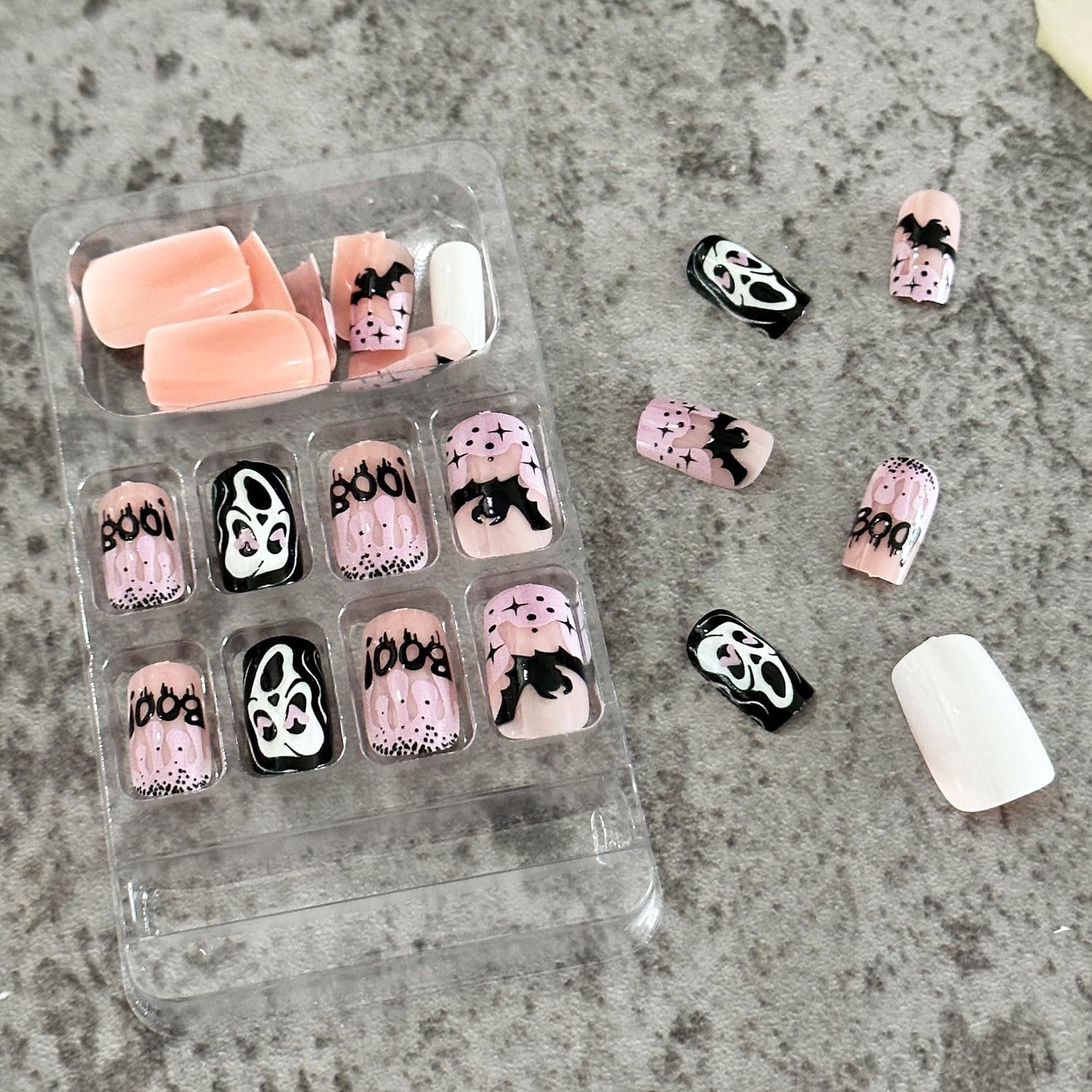 Uñas postizas a presión con diseño de fantasma, cuadradas, cortas, para Halloween, con diseño de cara de fantasma de murciélago negro, uñas