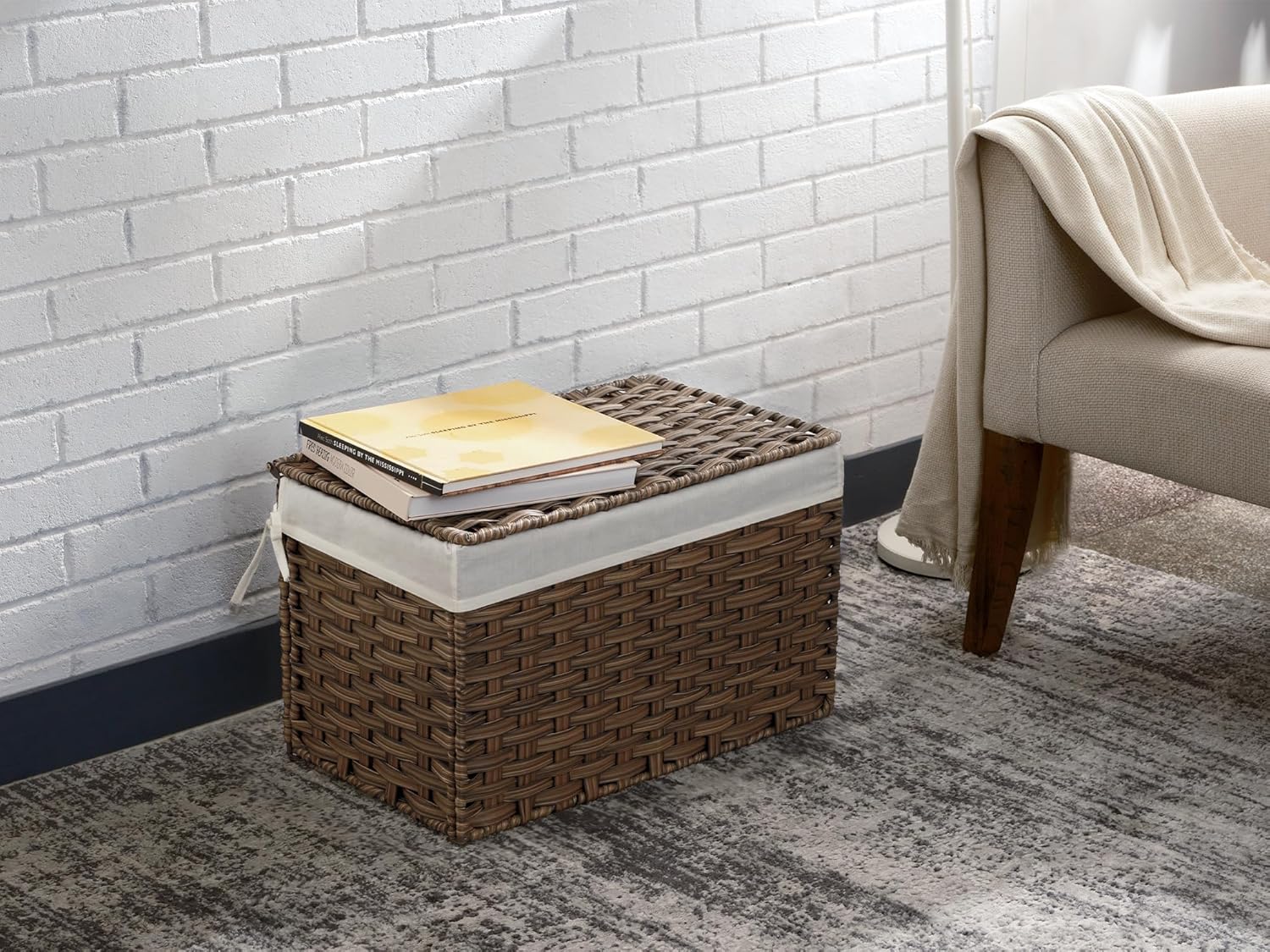 StorageWorks Cesta de almacenamiento de mimbre de 65 litros con tapa, cestas cuadradas de mimbre con tapas y forro extraíble, cesta de mimbre marrón