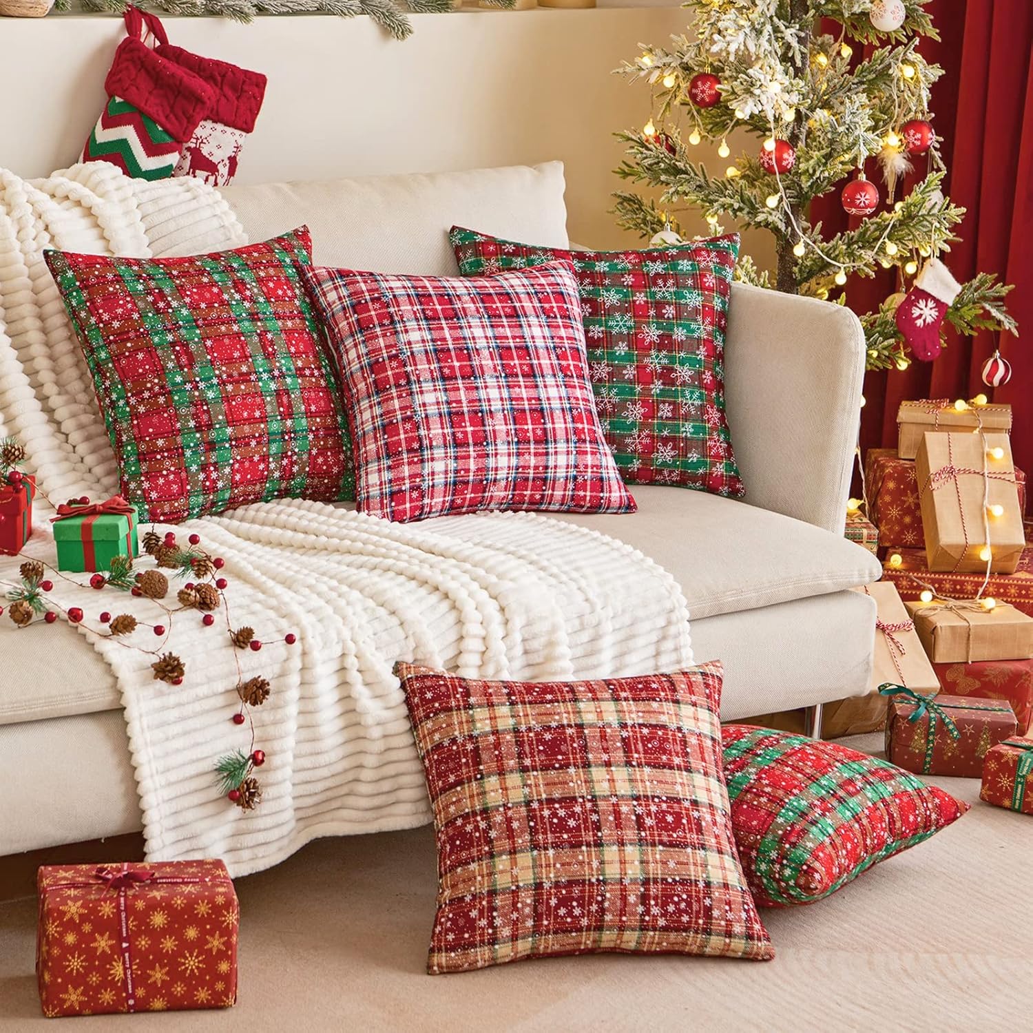 AQOTHES Paquete de 2 fundas de almohada decorativas de Navidad a cuadros escoceses con copos de nieve para sofá, decoración de casas rurales, color