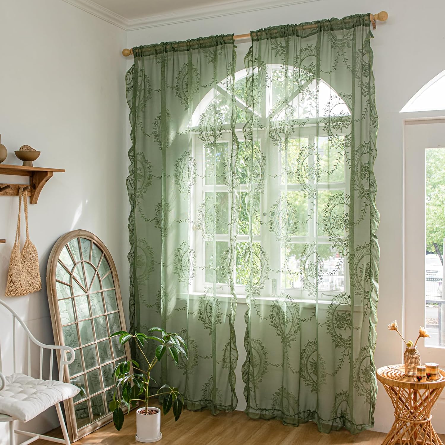 Deeprove Juego de 2 paneles de cortinas de encaje verde de 63 pulgadas de largo, diseño floral verde oliva rococó, borde festoneado con volantes,