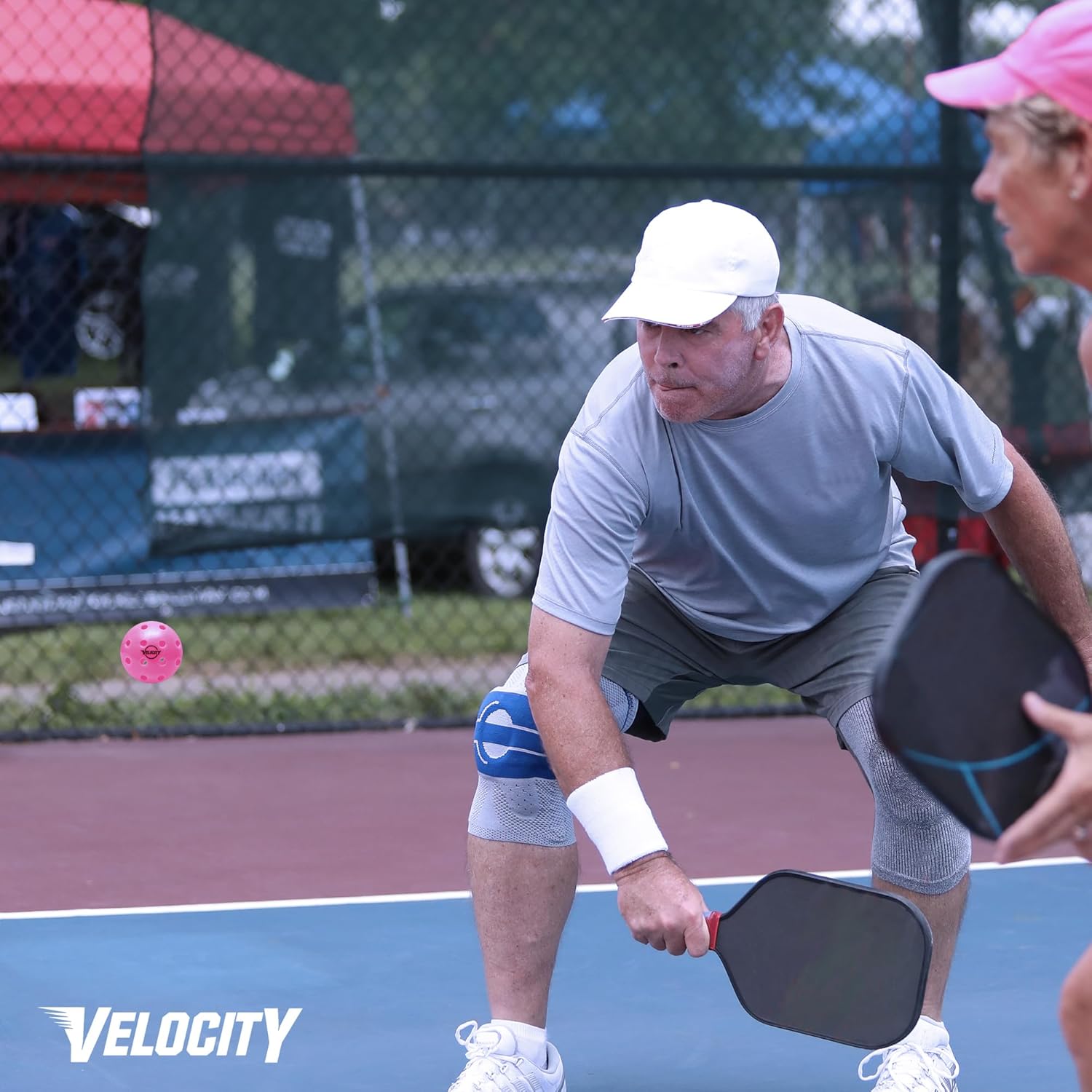 Velocity Pickleballs de primera calidad – Certificado USAPA  Diseño de 40 agujeros para un máximo rendimiento al aire libre  Tamaño y peso oficiales