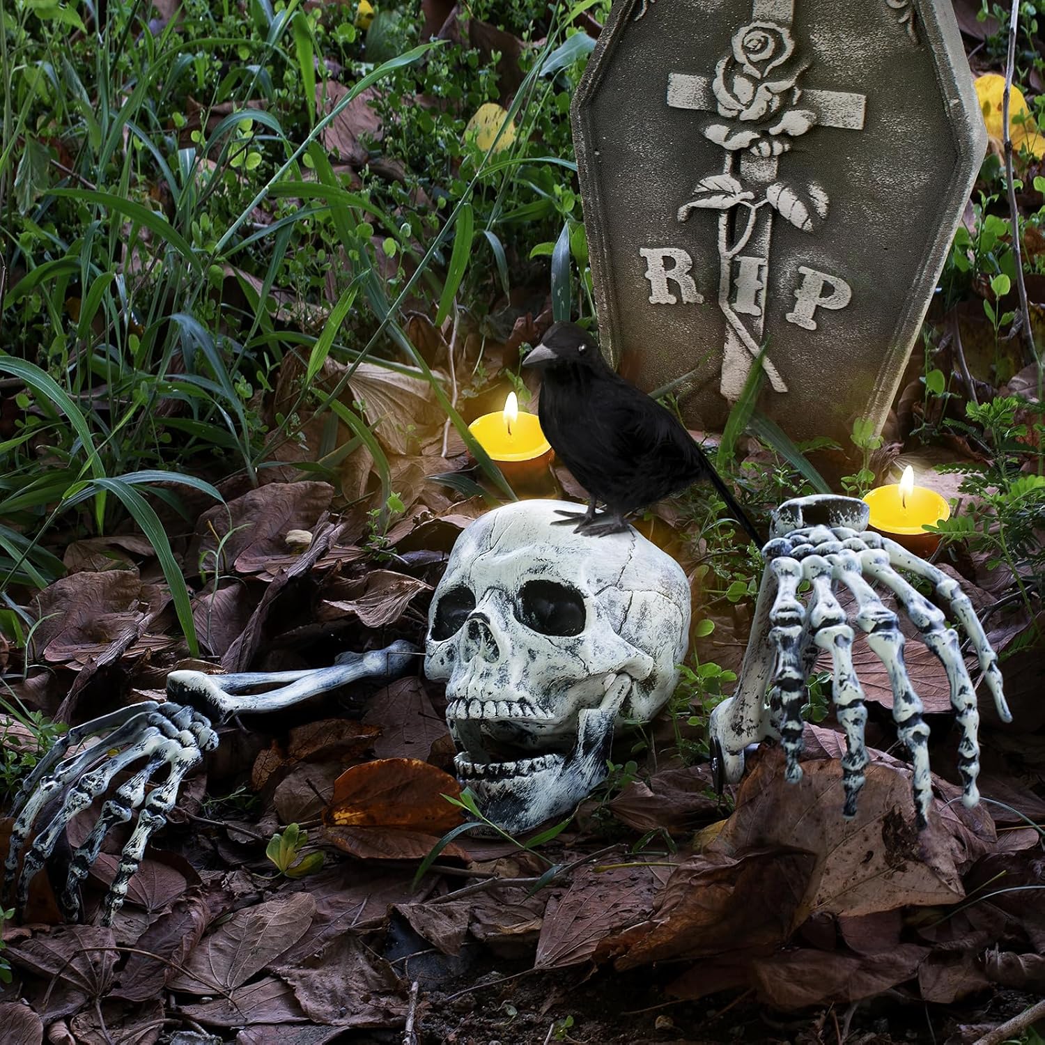 BAYSING Decoraciones de Halloween al aire libre, estacas de esqueleto, cabeza de calavera aterradora realista y brazos con cuervo para patio,