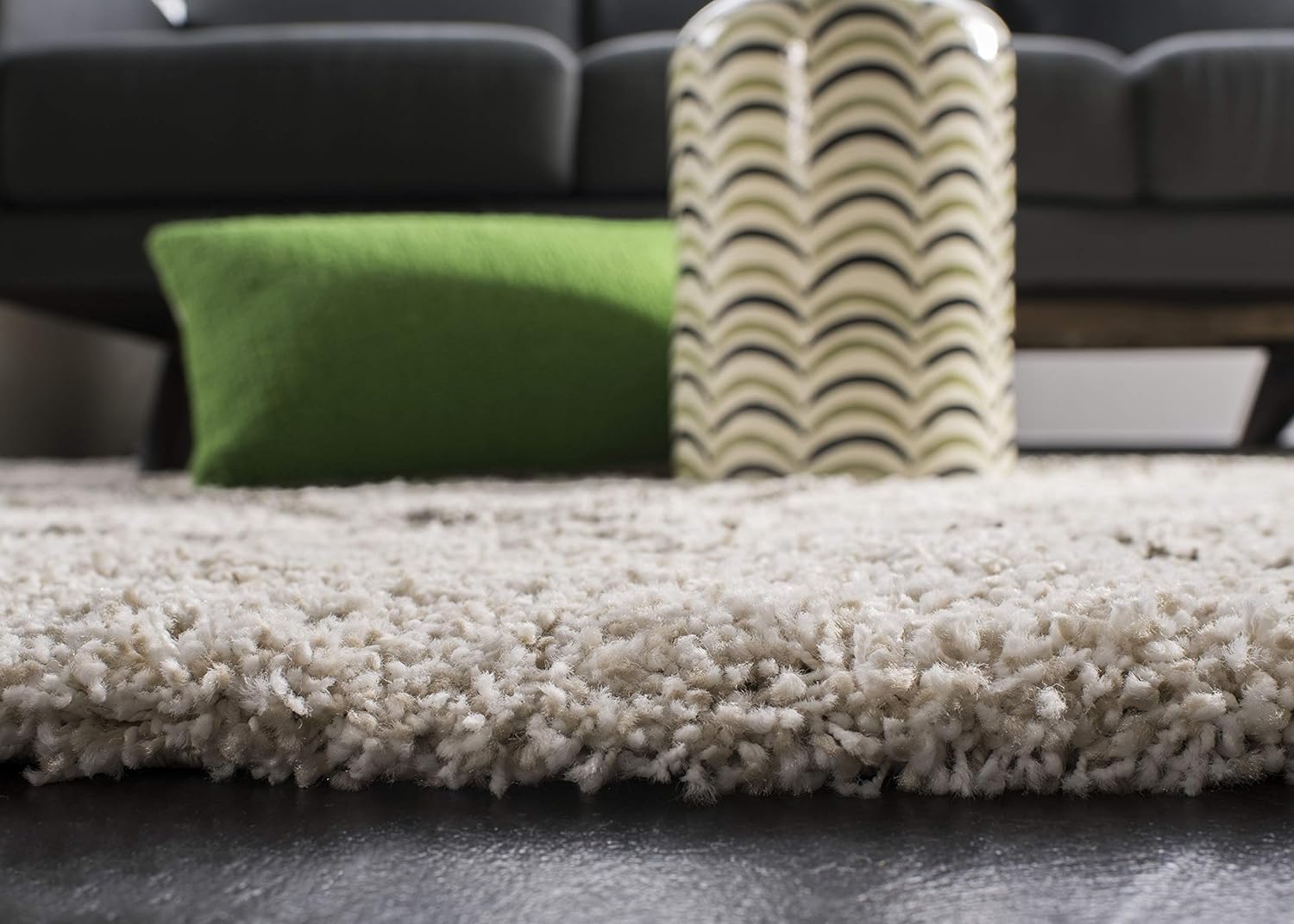 SAFAVIEH Colección Hudson Shag -Alfombra de pasillo, 2 pies 3 pulgadas x 14 pies, marfil y gris, diseño moderno de enrejado, no desprende pelusa y