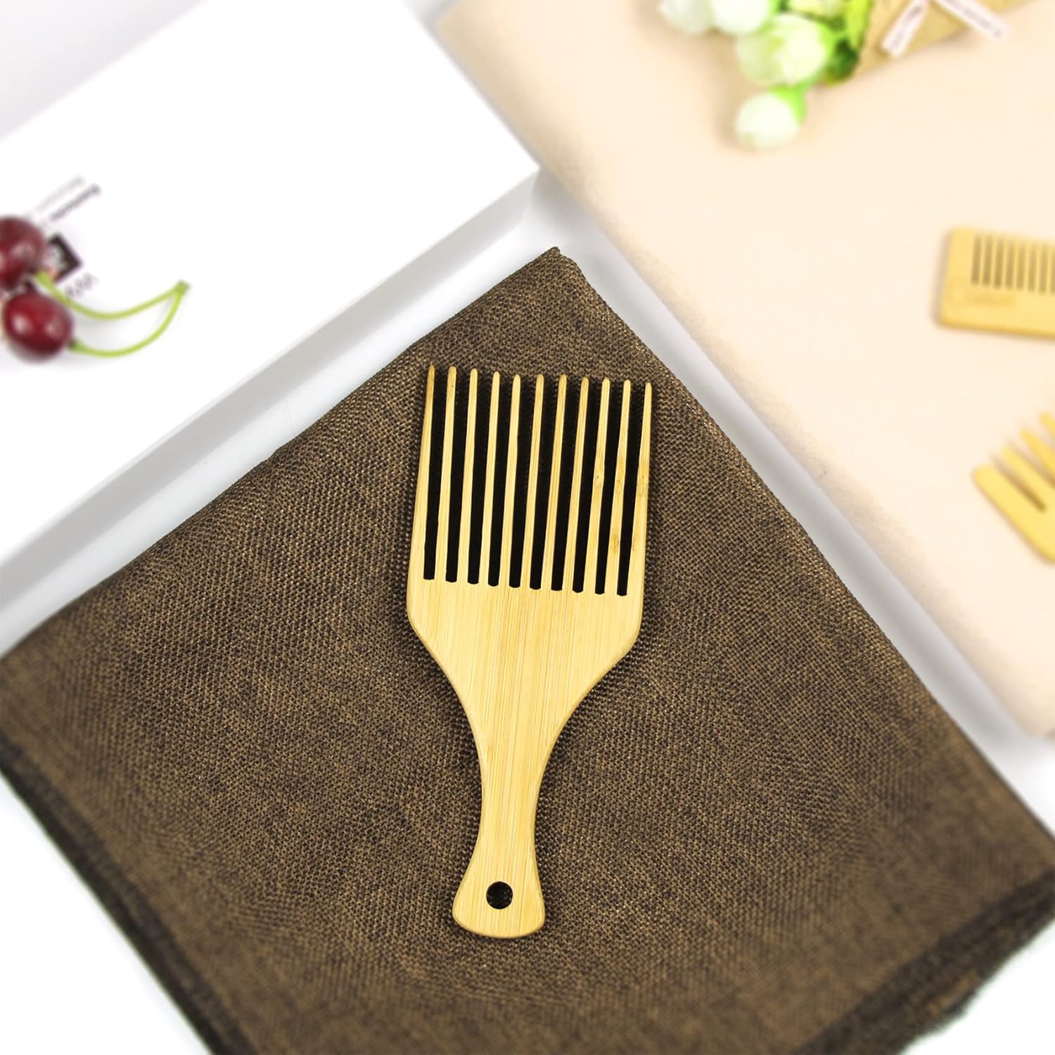Afro Pick – Peine de pelo antiestático de bambú natural para cabello largo, grueso, rizado, para desenredar los dientes largos, gruesos y rizados,