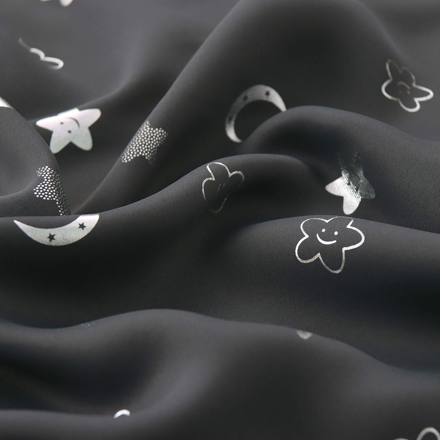 Cortinas opacas BGment Moon and Stars para dormitorio infantil.