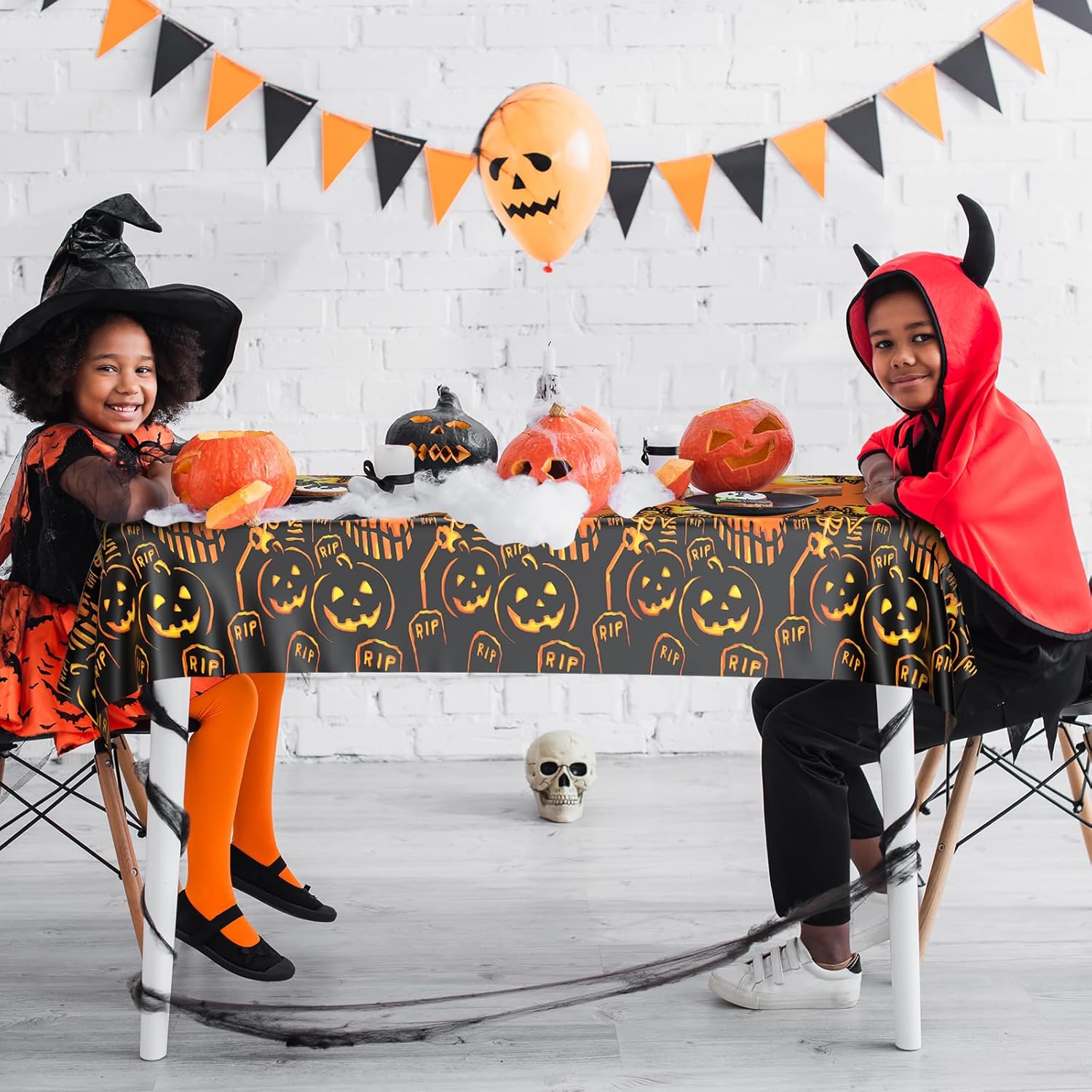 PLULON Mantel de Halloween de 54 x 108 pulgadas, diseño de calabaza, murciélago, esqueleto, calavera, mantel de plástico para decoración de mesa de