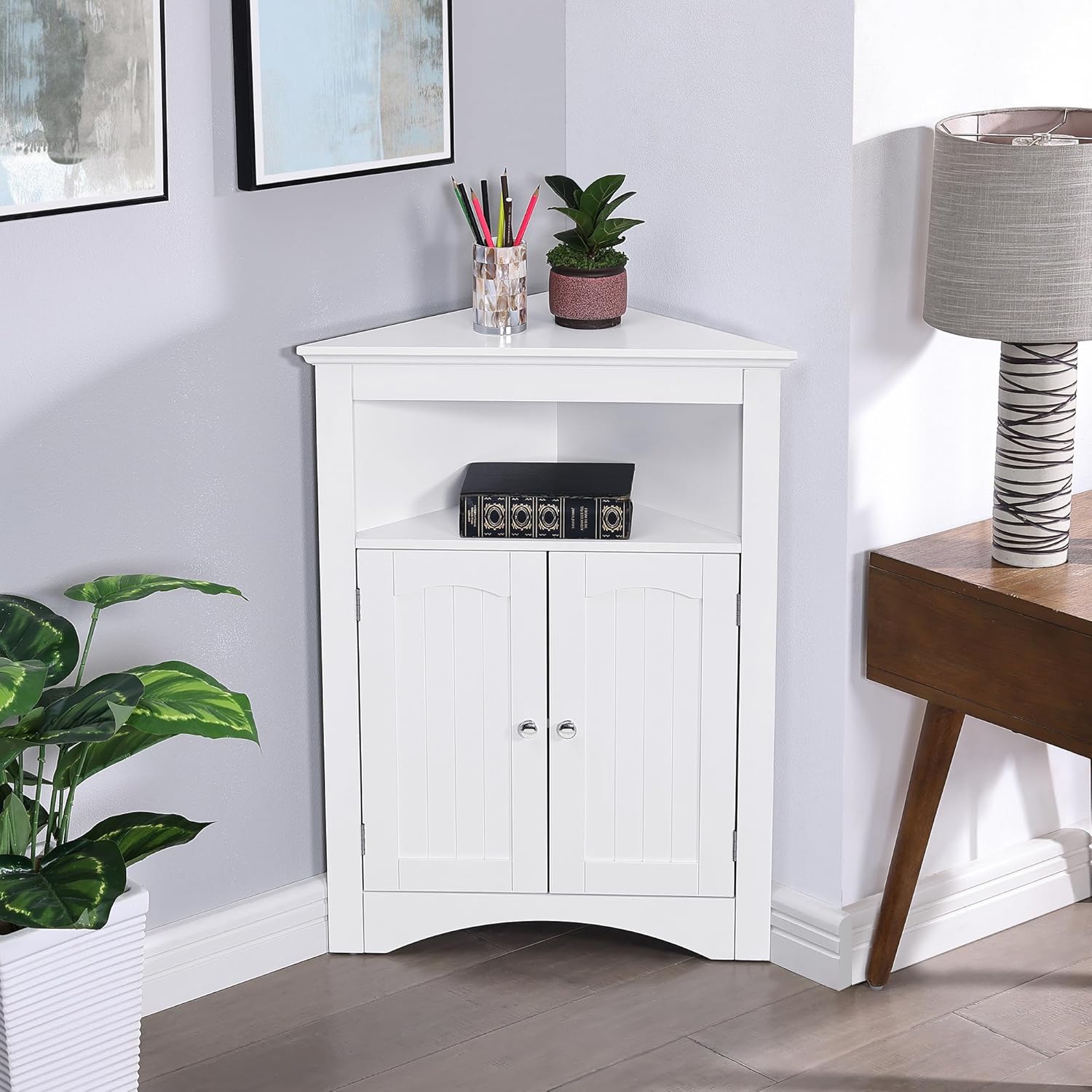 Bellemave Armario esquinero de piso de baño con puertas y estantes abiertos, gabinete de almacenamiento triangular para baño, cocina, sala de estar