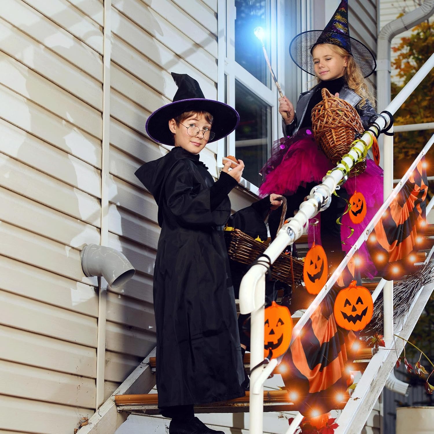 Jetec Banderines LED de Halloween de 2 x 4 pies, bandera plisada de Halloween con 3 ojales para colgar, bandera de jardín, banderines al aire libre,