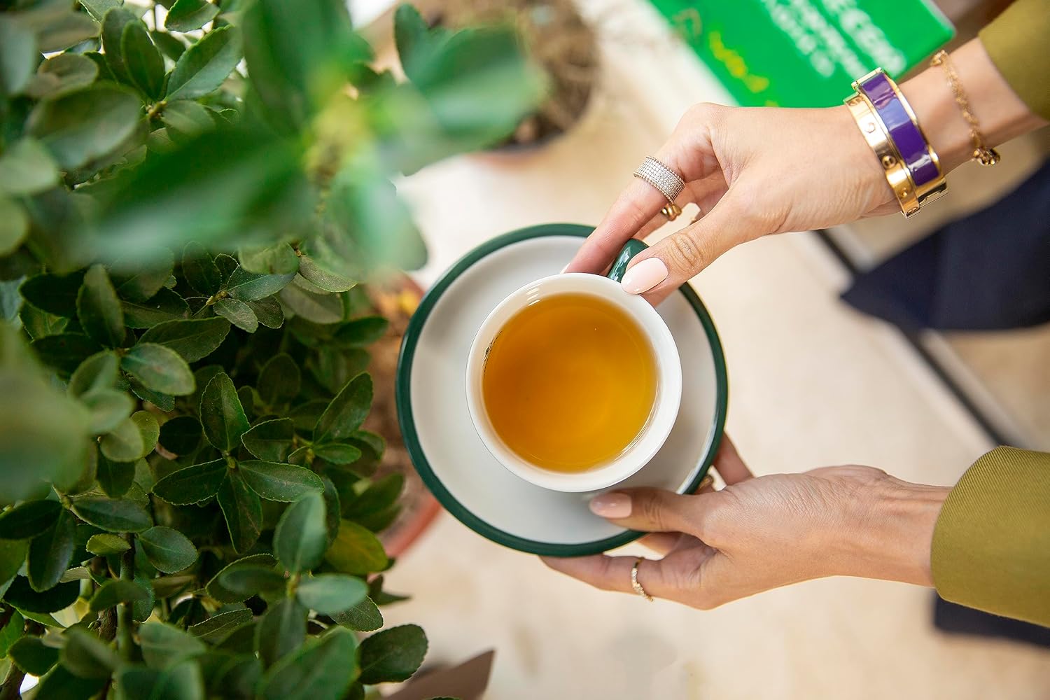 Té inglés, té verde limón” – Etiquetado y bolsas de té envueltas en papel de aluminio
