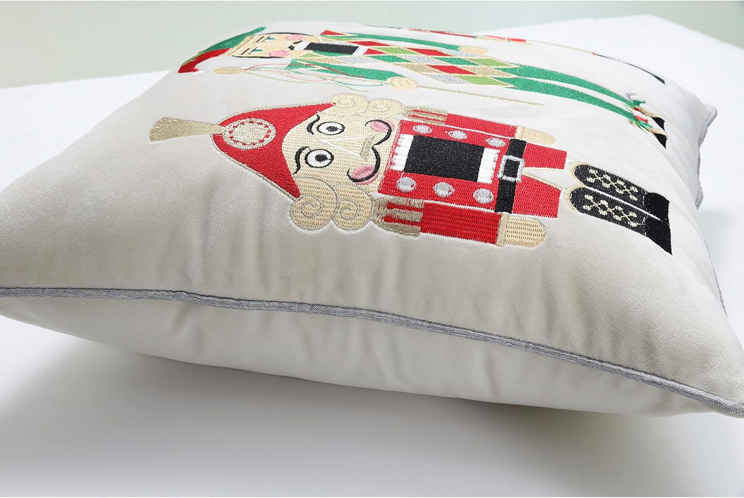 Pillow Perfect Funda de almohada de terciopelo para interiores, 16.5 x 16.5 pulgadas, color rojo