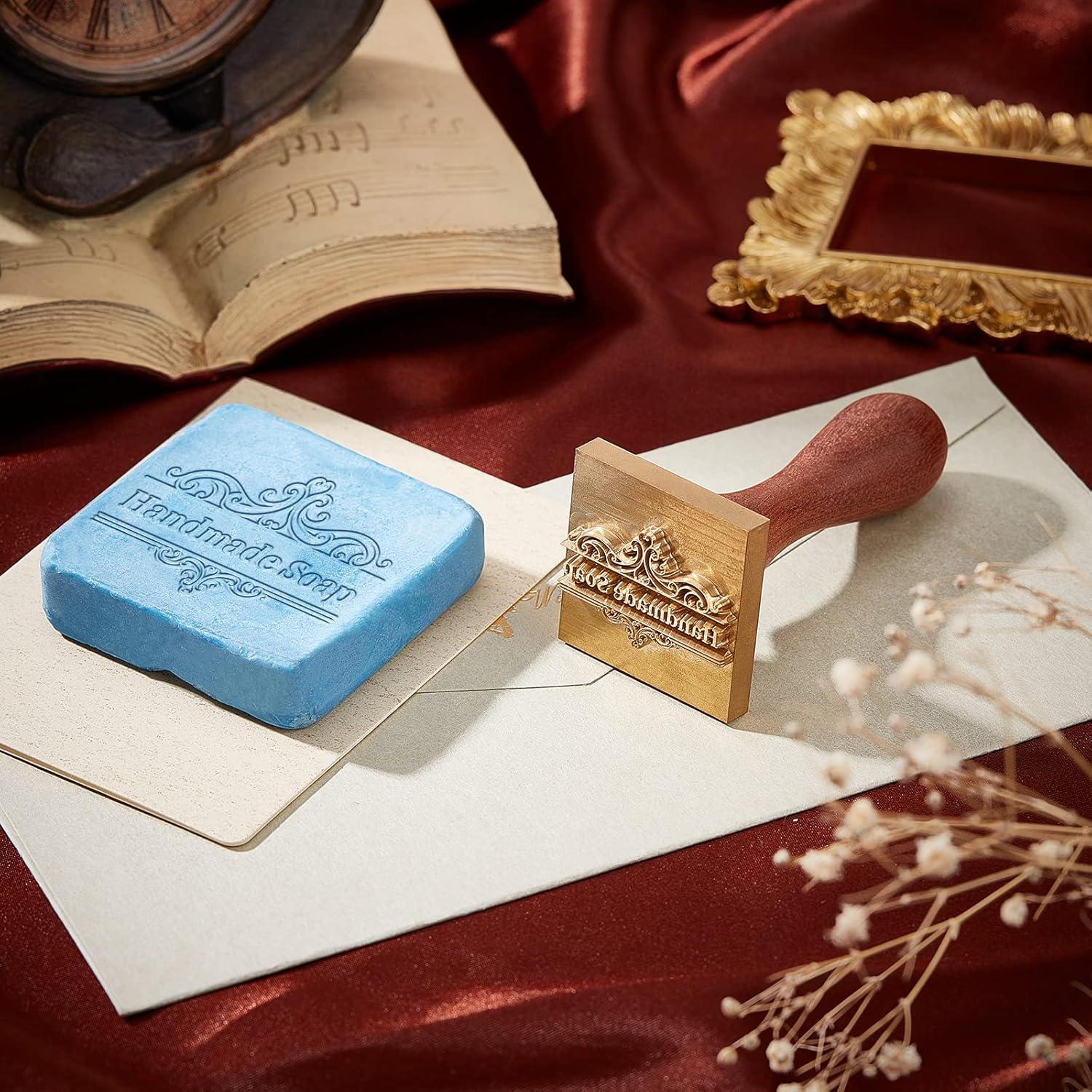 OLYCRAFT Sello de jabón hecho a mano, capítulo de jabón de 1.6 pulgadas con frase de jabón hecha a mano, sello de jabón con cabeza de sello de latón