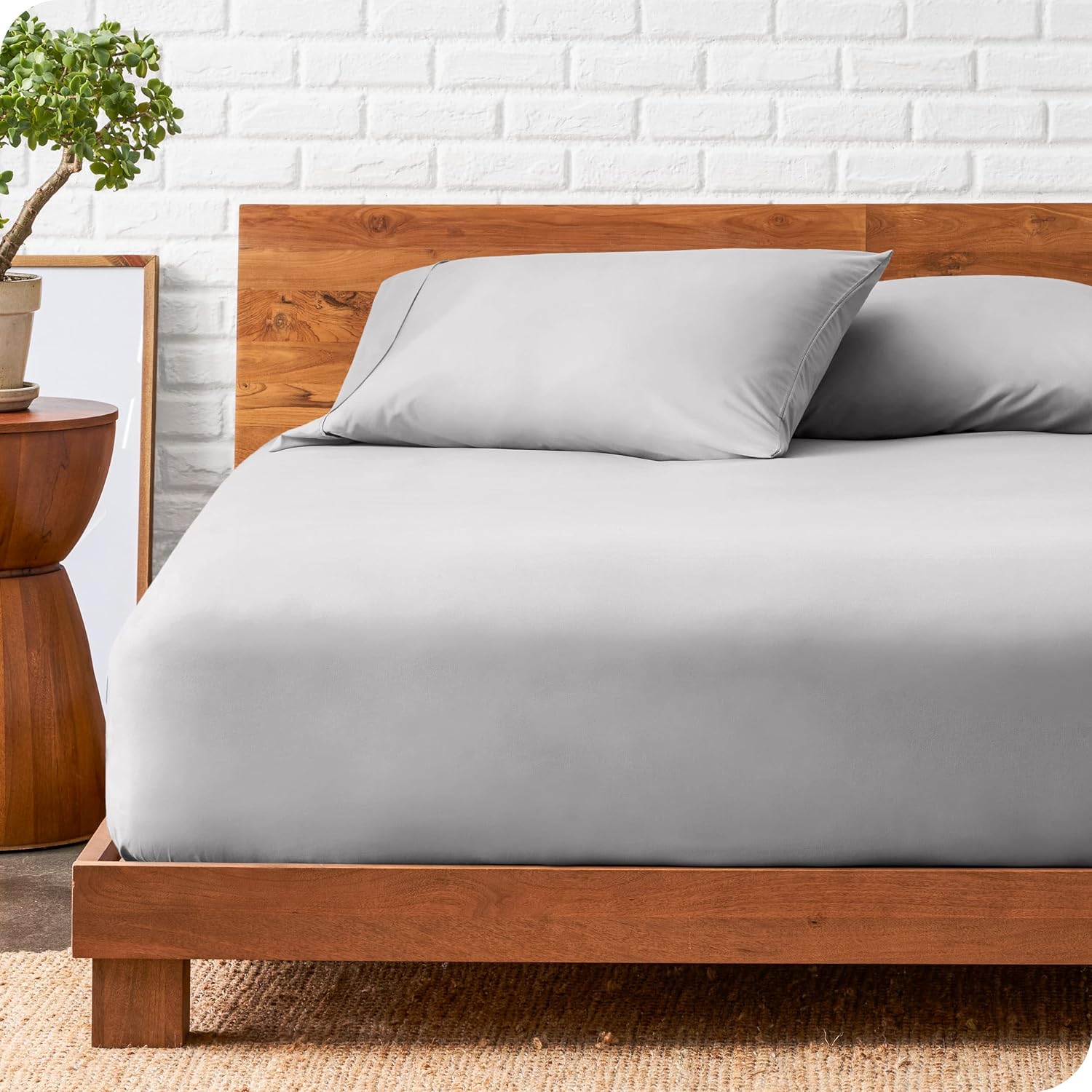 Bare Home Juego de sábana bajera + funda de almohada, microfibra ultrasuave 1800 de alta calidad, resistente a las arrugas (Queen, gris claro)