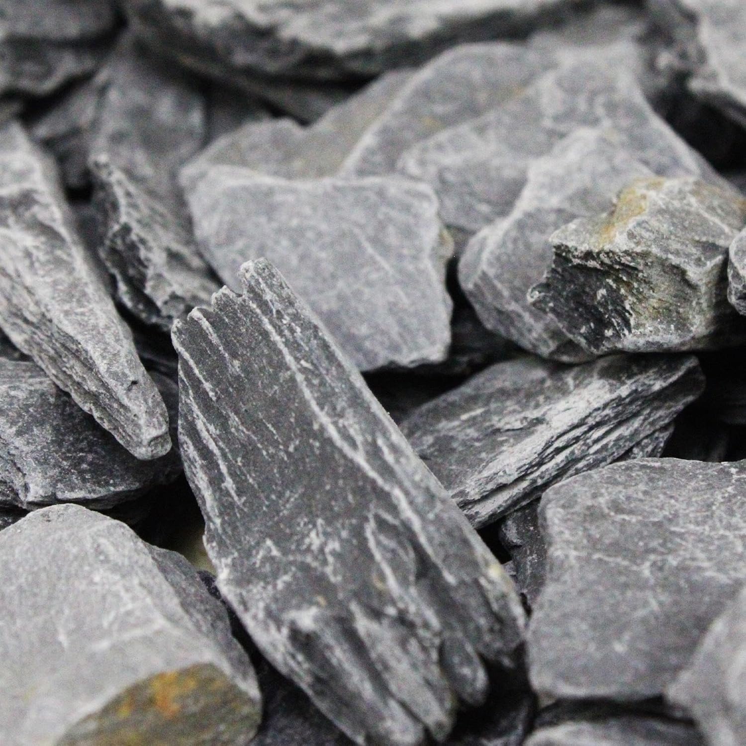 WWScenics Natural Slate Stone  500ml Tub  Scenery Basing Material