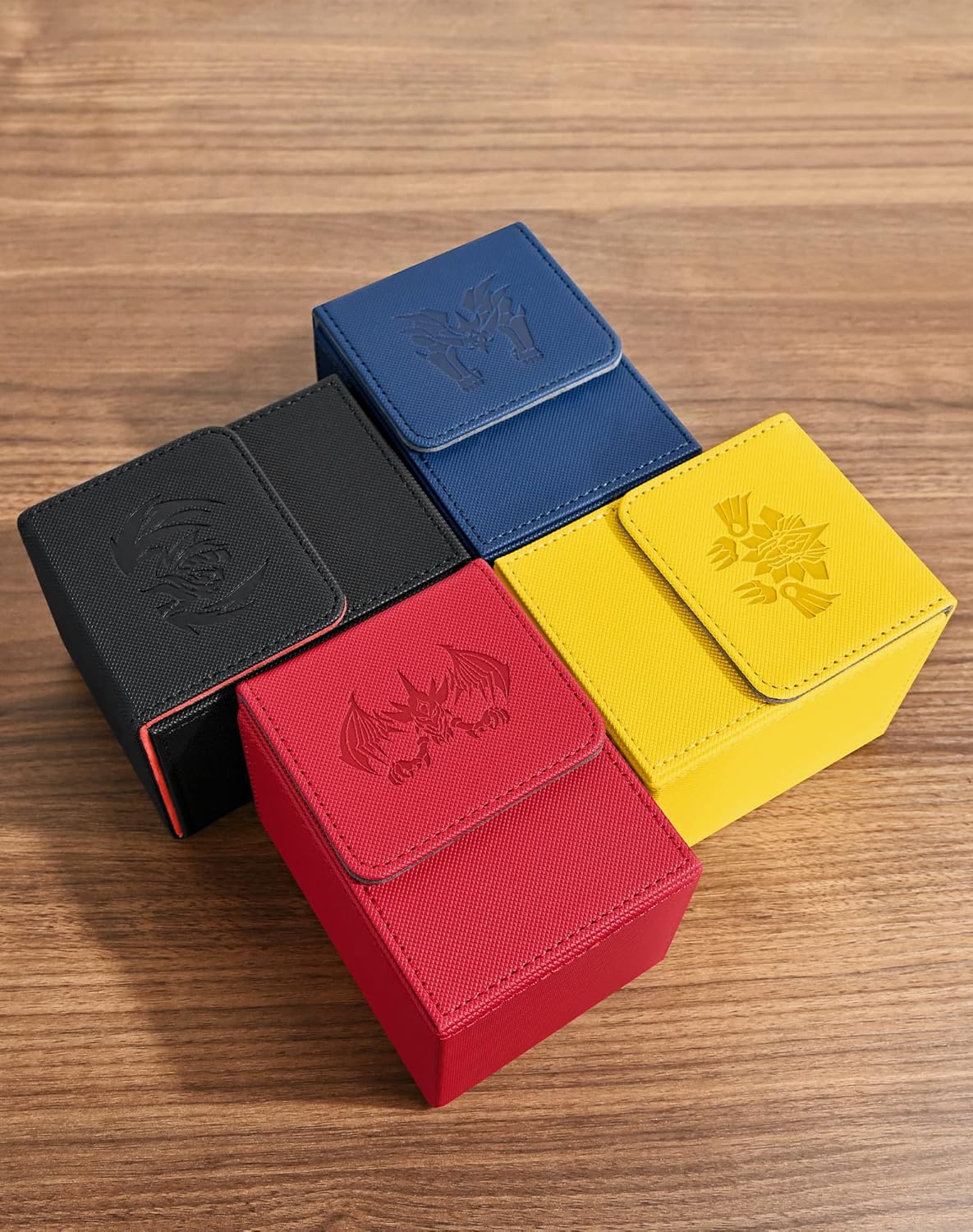 Caja de cartas para tarjetas Yugioh MTG, más de 100 fundas con 2 divisores para TCG CCG, caja de almacenamiento de tarjetas de piel sintética