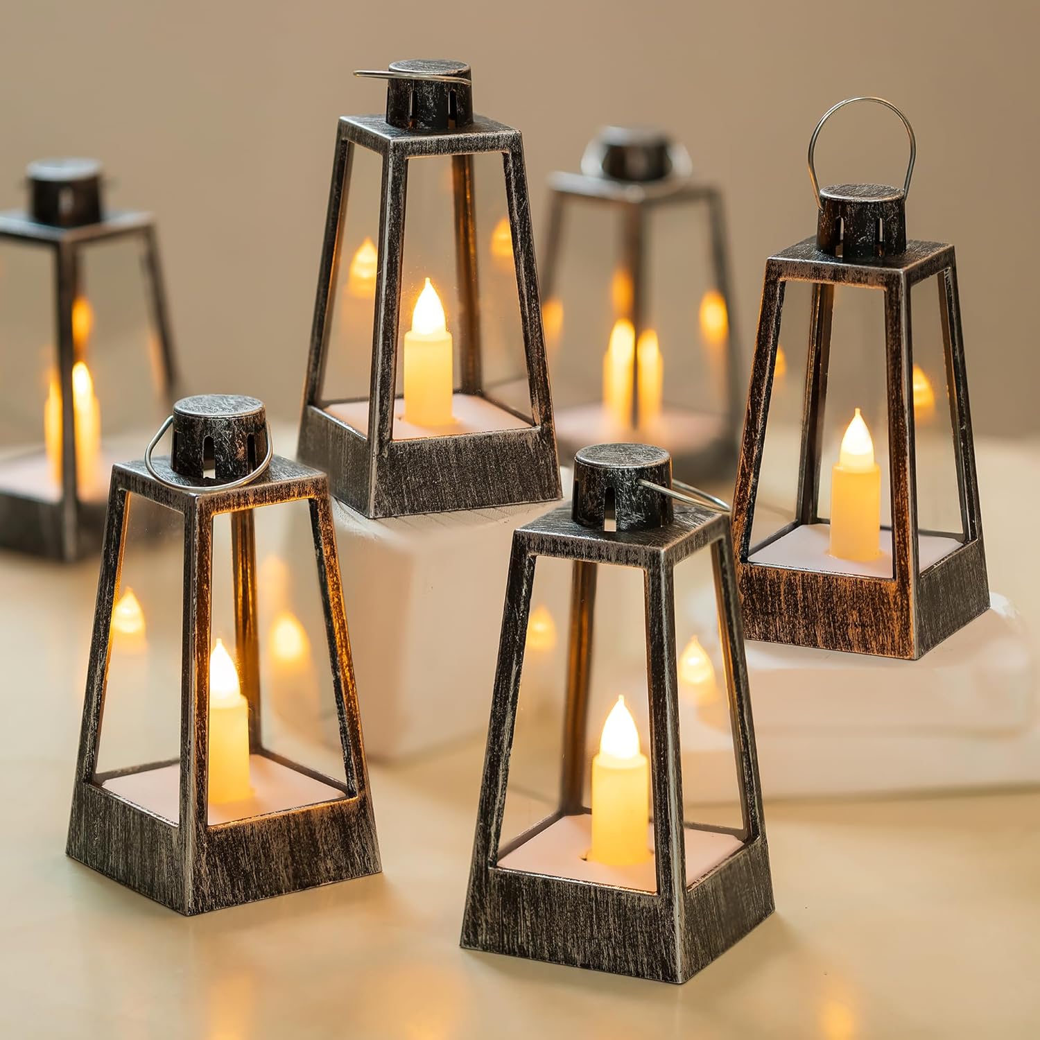Romadedi Mini farol decorativo para centros de mesa, 10 linternas de vela vintage plateadas con velas LED parpadeantes para mesa de boda, decoración
