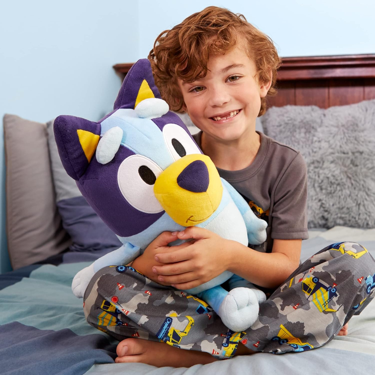 Bluey Jumbo Plush 40 cm, Blue Dog Plush, as in The Children’s Series, Soft and Soft, to Hug and accompany Your Children, Famous (BLY05000)