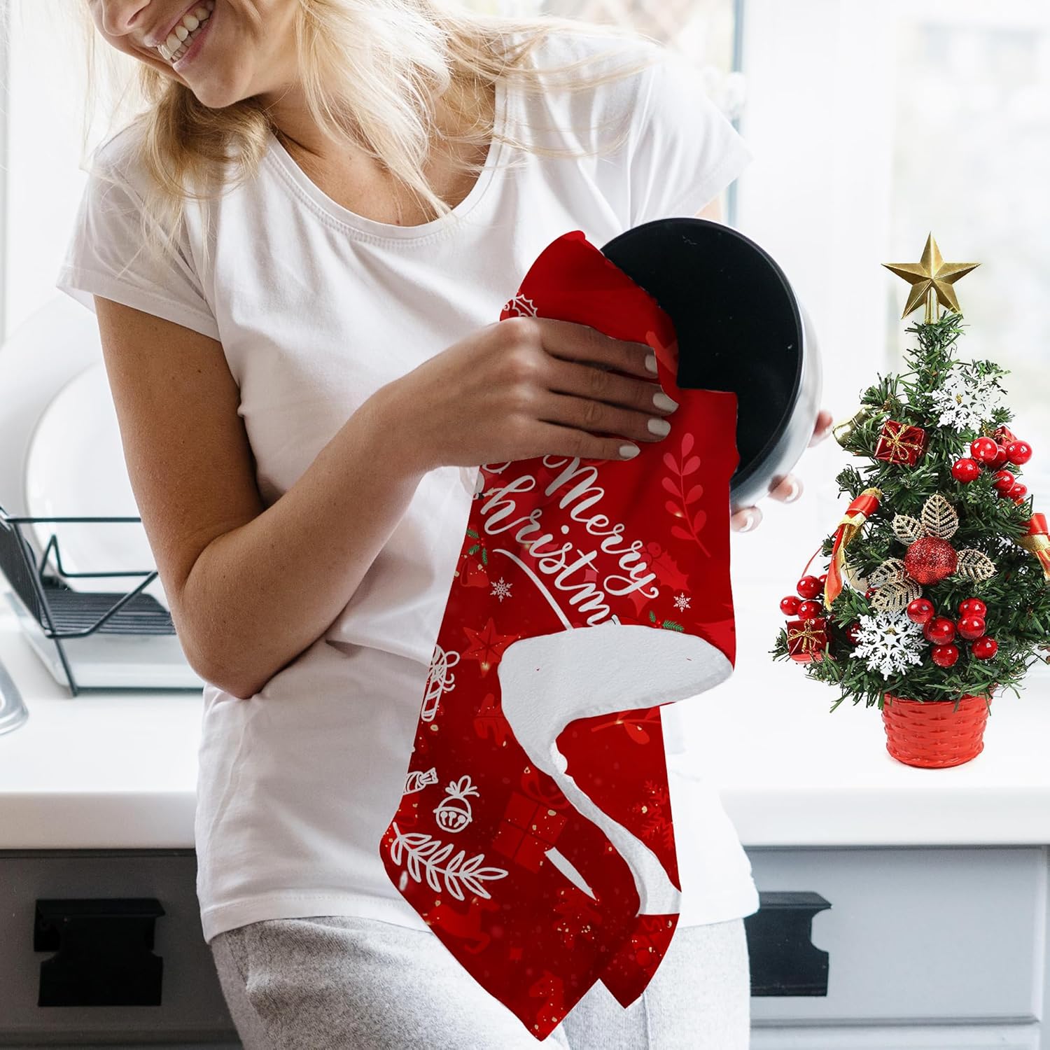 Juego de 2 toallas de cocina de Navidad, diseño de muñeco de nieve con texto en inglés Let it Snow a cuadros, juego de 2 paños para la inauguración