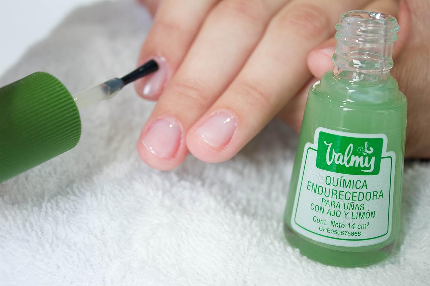 Endurecedor de uñas y blanqueador 2 en 1 con ajo y limón, capa base, fortalecedor de uñas y tratamiento del crecimiento, blanquea las uñas