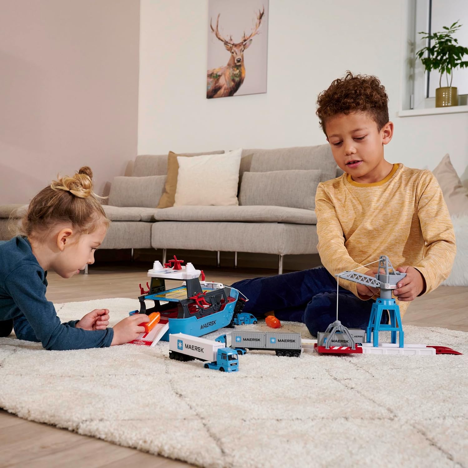 Majorette – Creatix Toy Port with Container Ship – Maersk Logistics Port Station (45 x 29 x 24 cm) with Cargo Ship, Moving Crane and Man Truck with